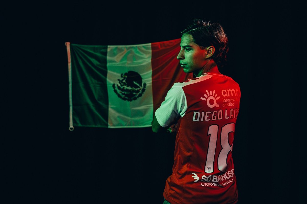  Lainez, con la camiseta del Braga.