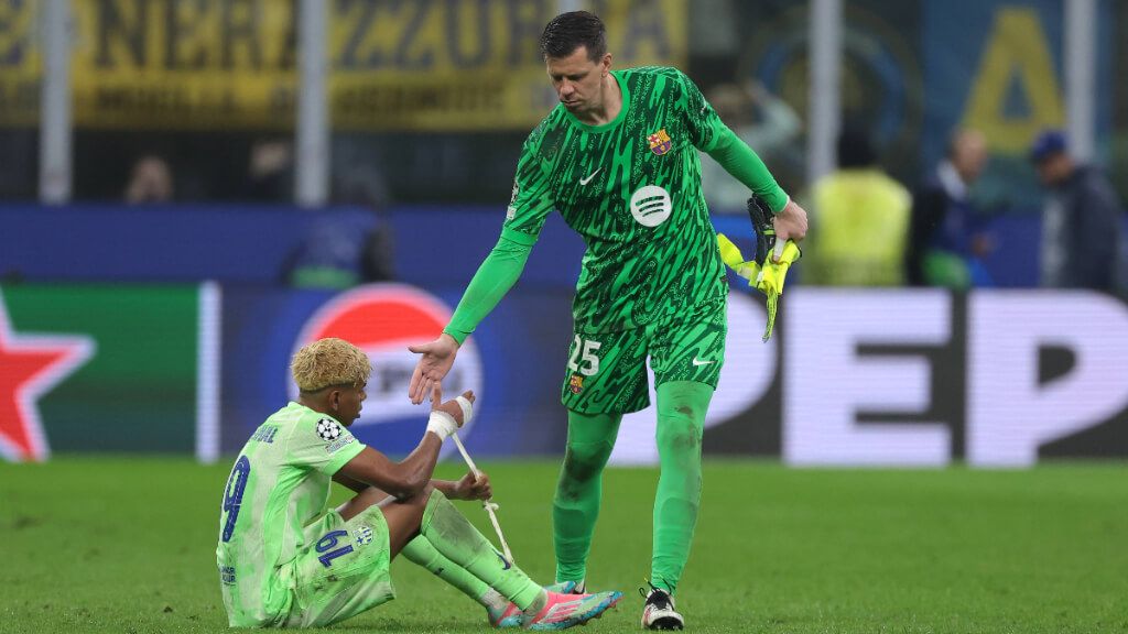 Szczesny y Lamine tras el Inter de Milán - Barcelona (Fuente: Cordon Press)
