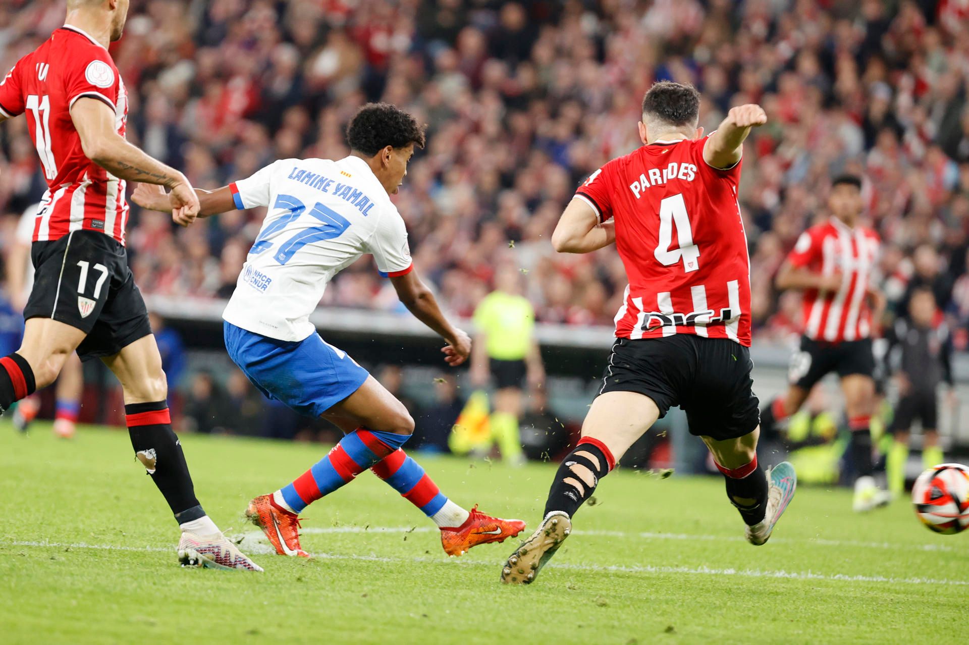  Lamine Yamal marcando su gol en el Athletic-Barça.