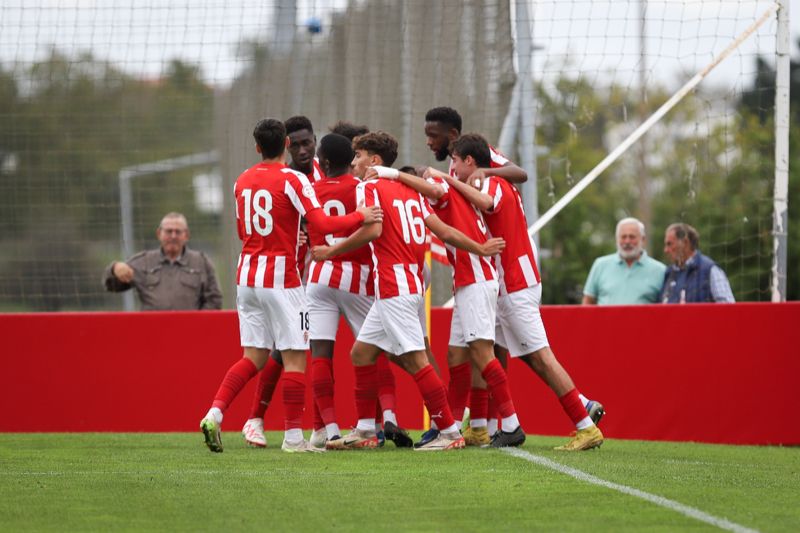  Lance del Sporting Atlético - Lenense.