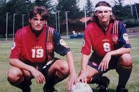 Las hermanas Parejo con la camiseta de la selección española. (MARCA)