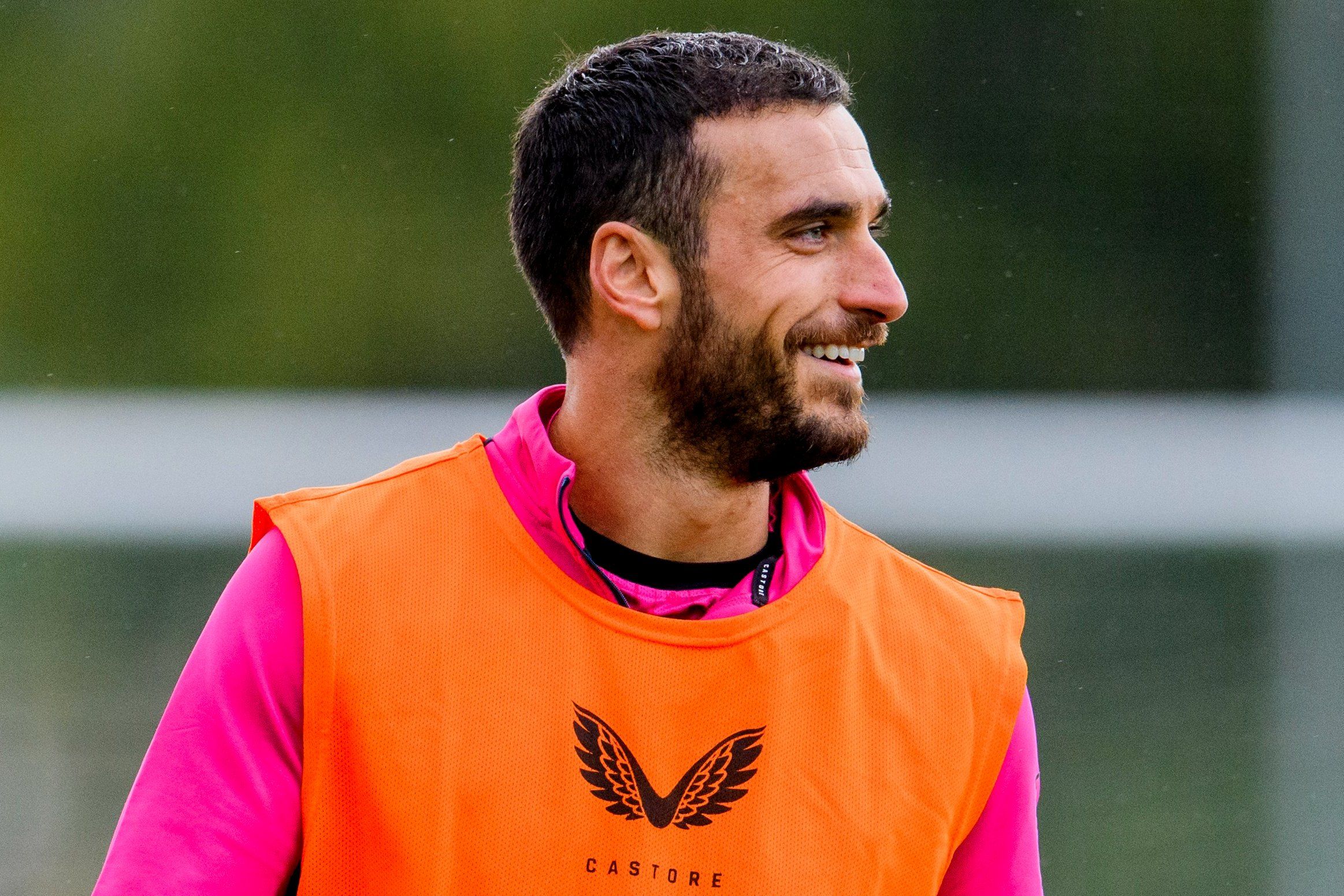 La sonrisa de Iñigo Lekue entrenando con sus compañeros en Lezama.