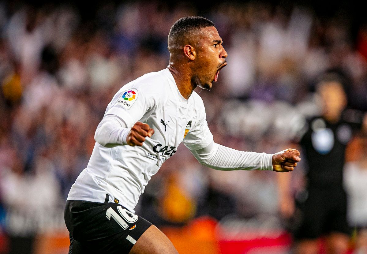  Lino celebra el 1-1 en Mestalla