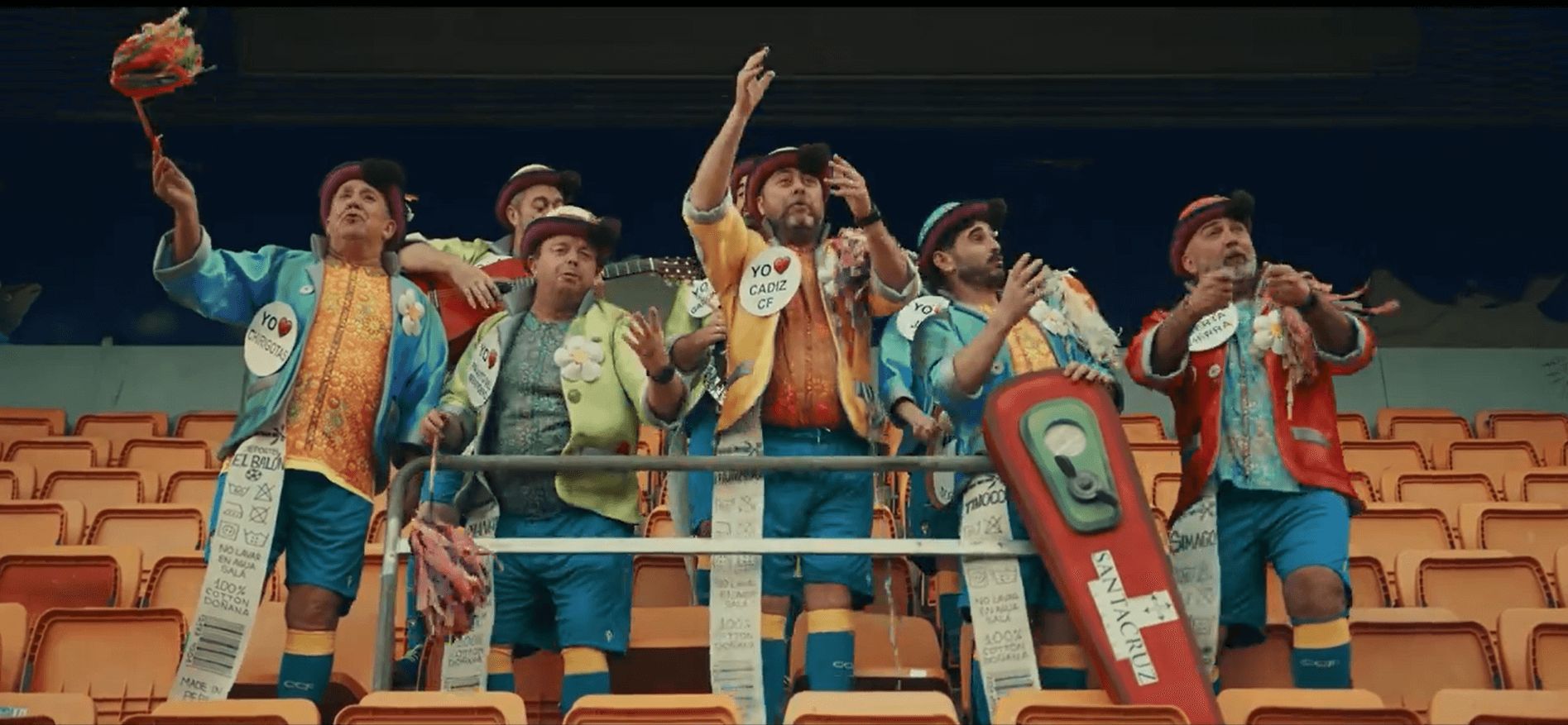  Los Exageraos cantan el cuplé inédito del Cádiz-Betis