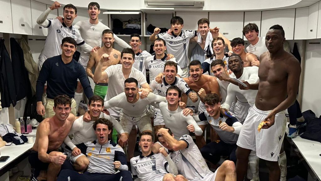  Los jugadores de la Real Sociedad celebrando el partido ante el Inter de Milán. (Fuente: @RealSociedad)
