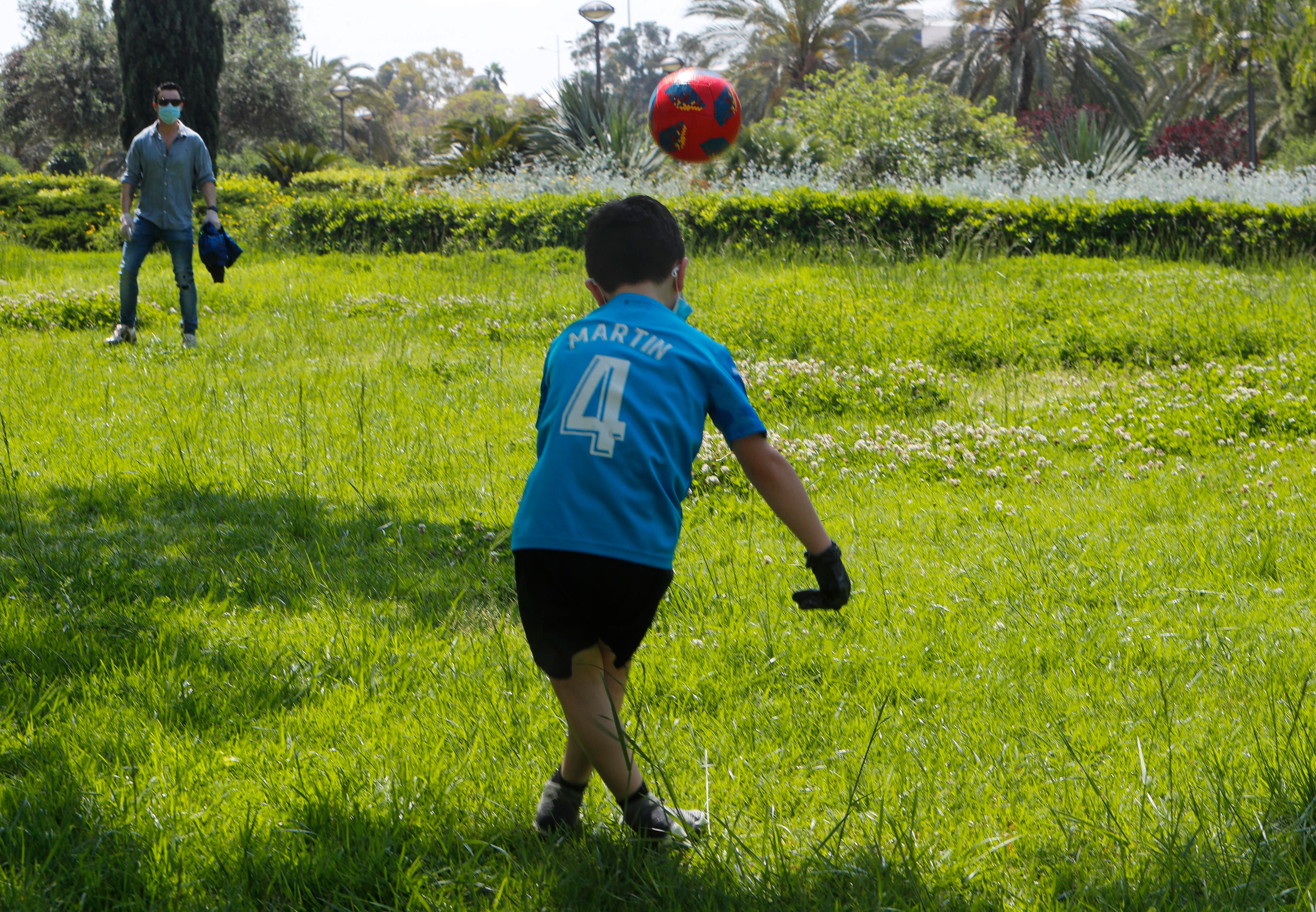  Los niños vuelven a las calles de Valencia.