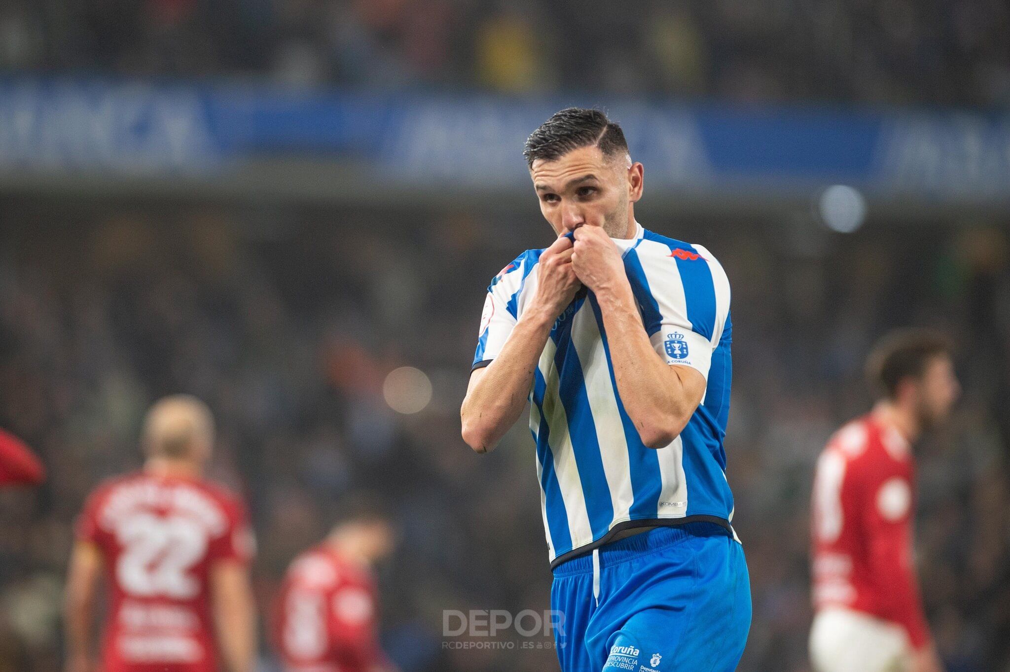  Lucas Pérez celebra su gol al Tarazona en Riazor.