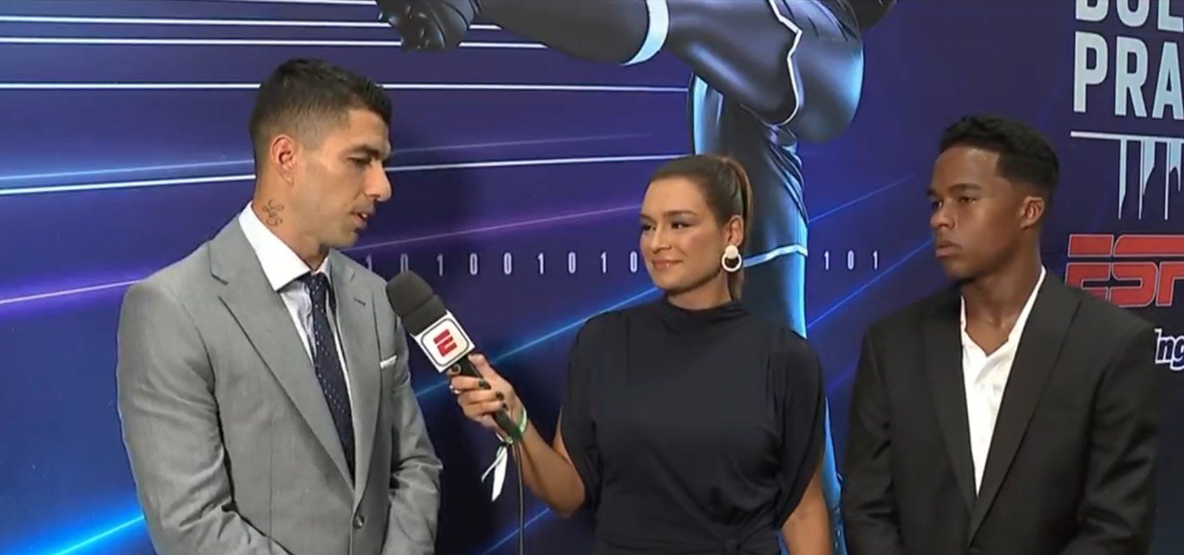  Luis Suárez y Endrick, durante los premios Bola de Plata (Captura: ESPN).