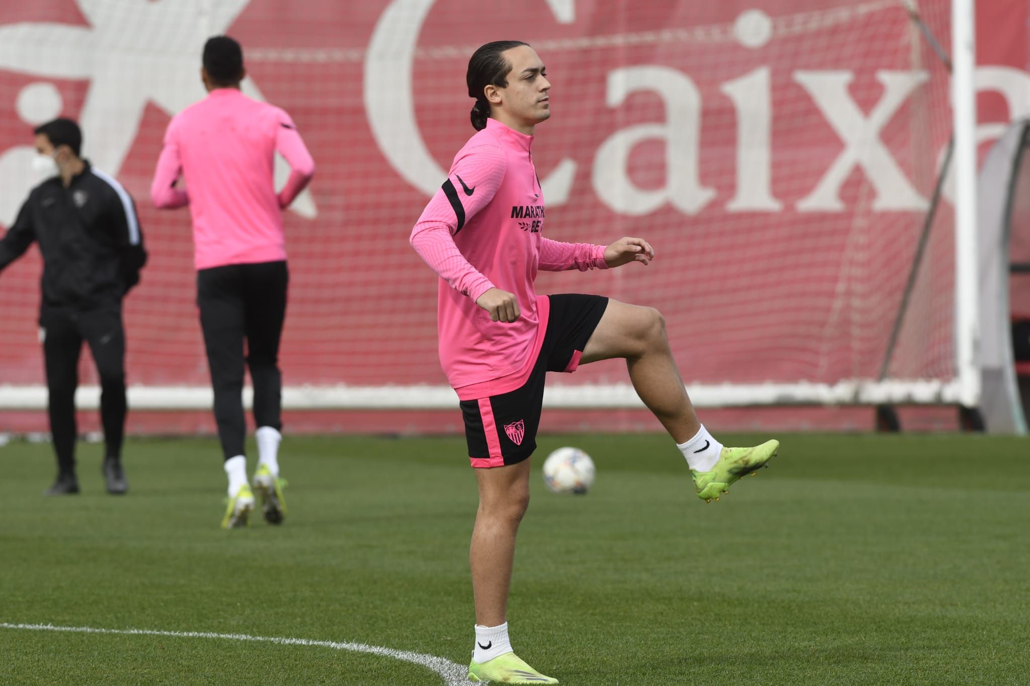 Luismi Cruz entrenando con el Sevilla (Foto: Kiko Hurtado).