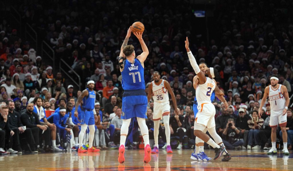  Luka Doncic frente a los Phoenix Suns (Fuente: Cordon Press)