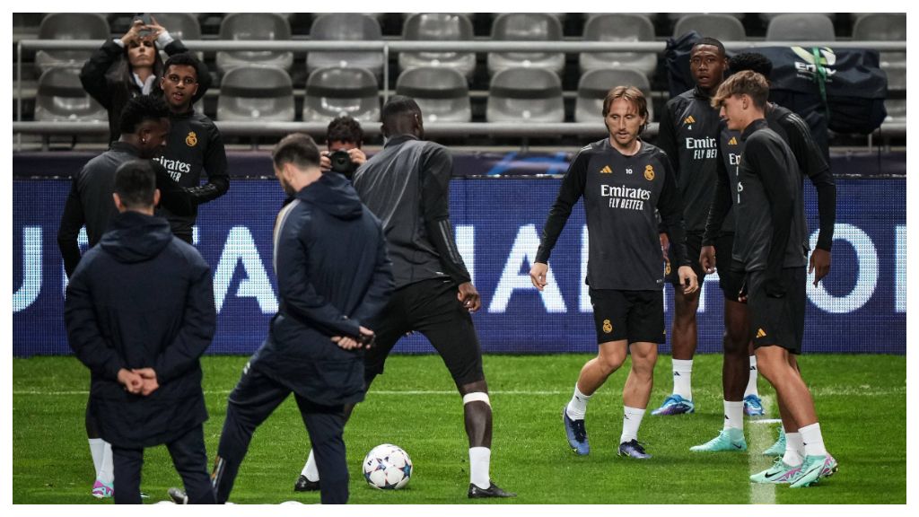  Carlo Ancelotti convocó a Luka Modric tras cerrar de forma óptima el entrenamiento. (Fuente: Cordon Press).