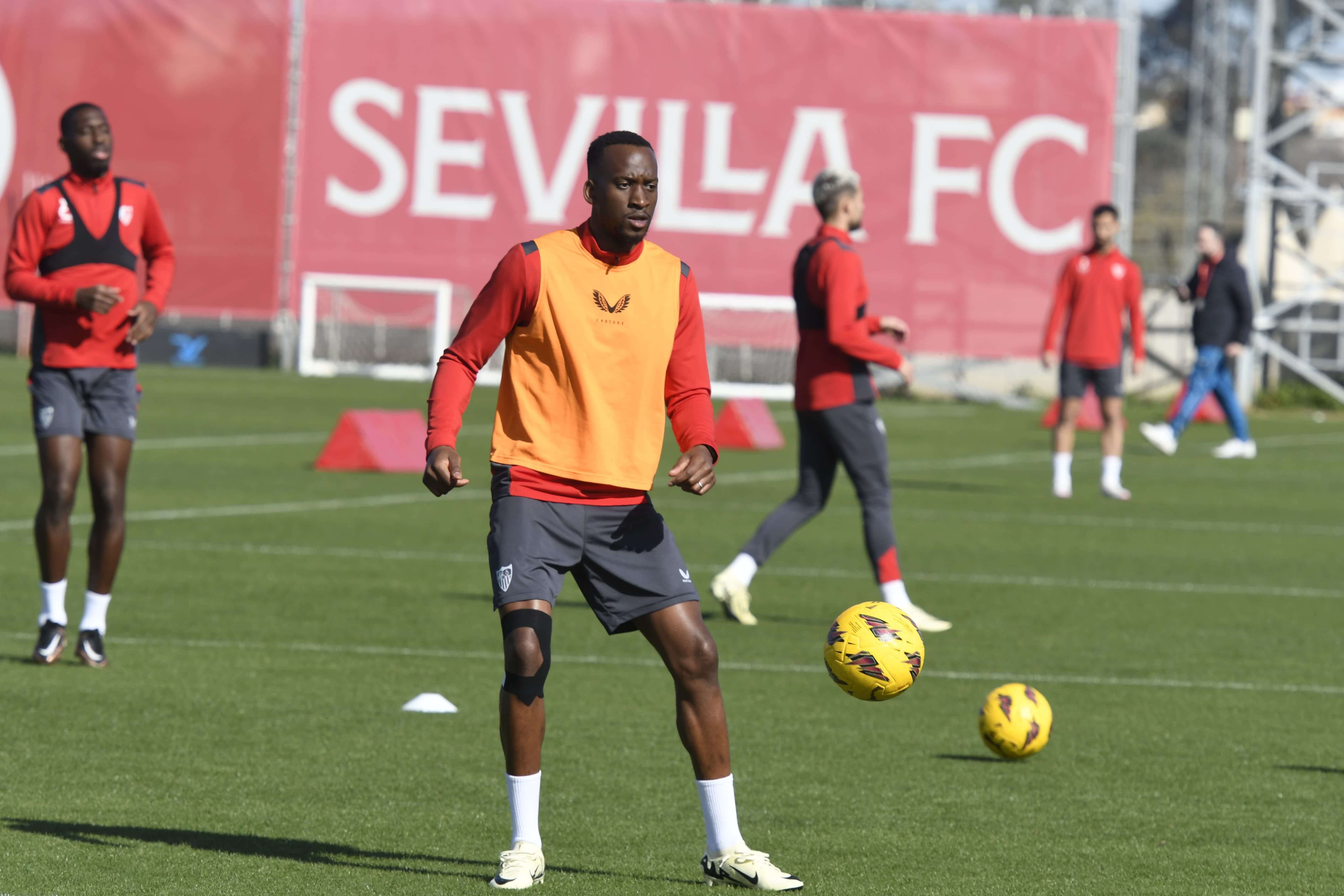  Lukebakio, en el entrenamiento de este viernes
