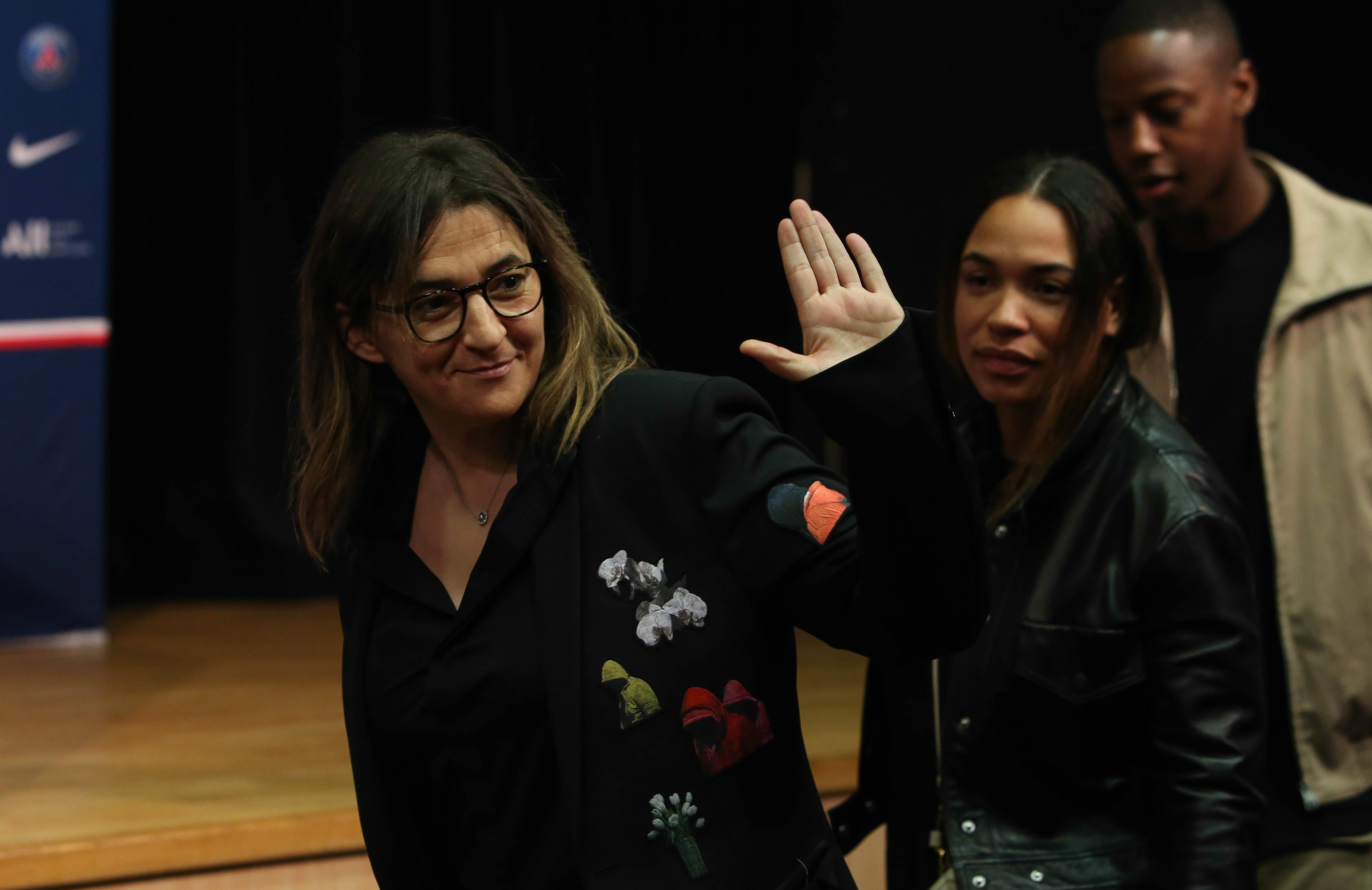 Fayza Lamari, madre de Kylian Mbappé, en el acto de su renovación con el PSG