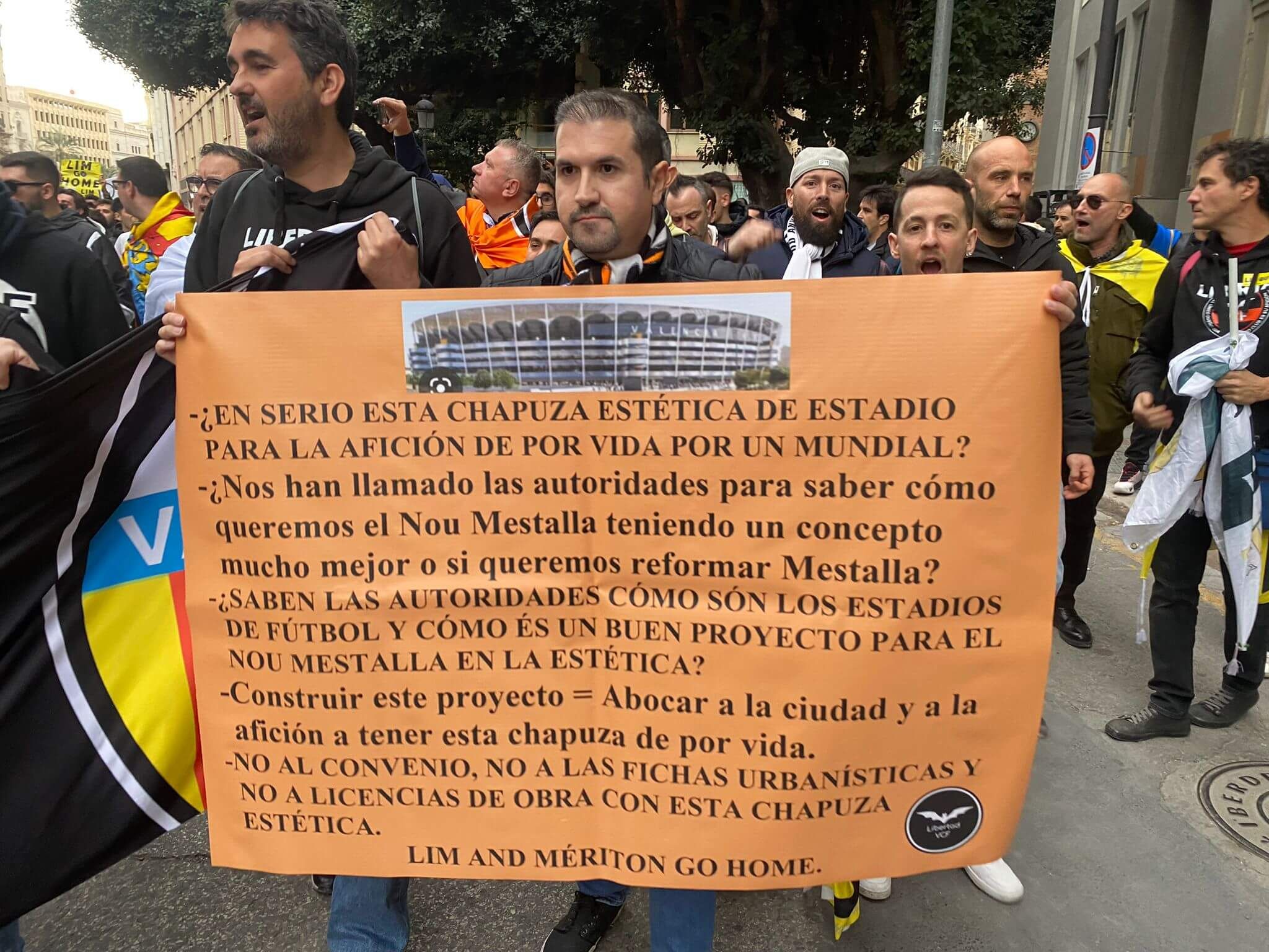 Manifestación contra Peter Lim del 2M.