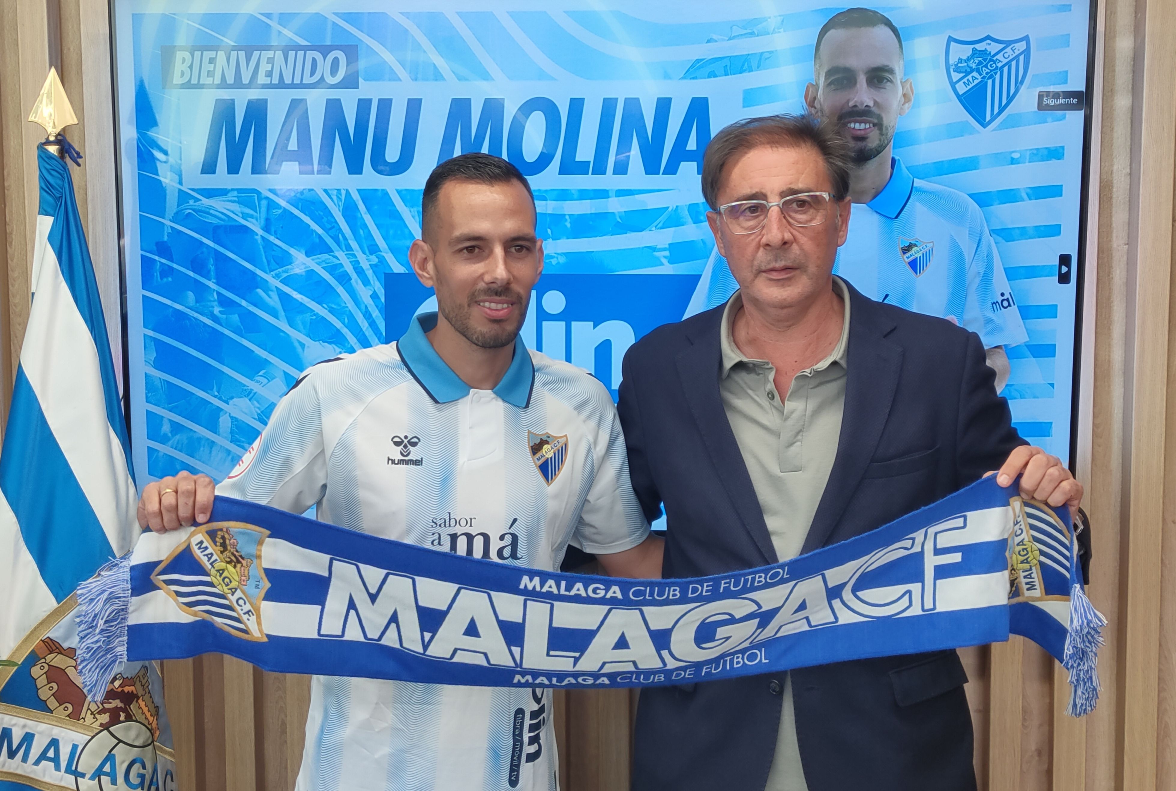  Manu Molina, en su presntación junto a Loren Juarros.