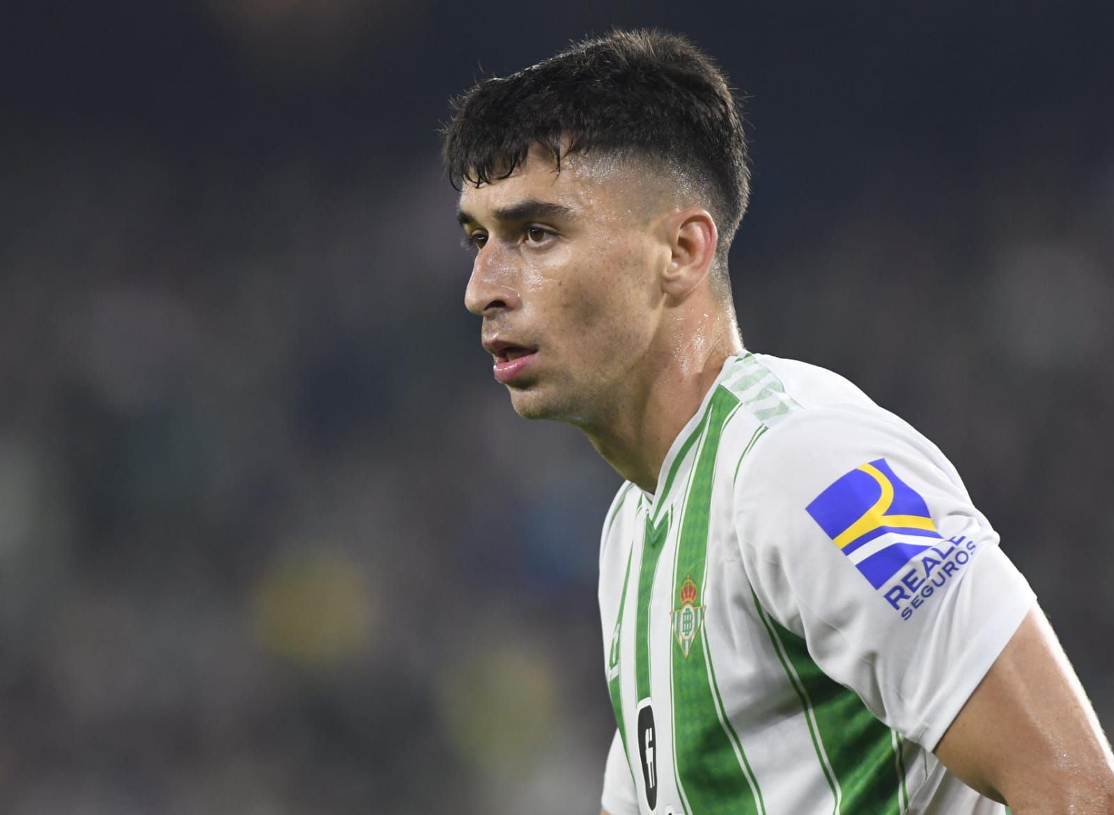  Marc Roca ante el Aris