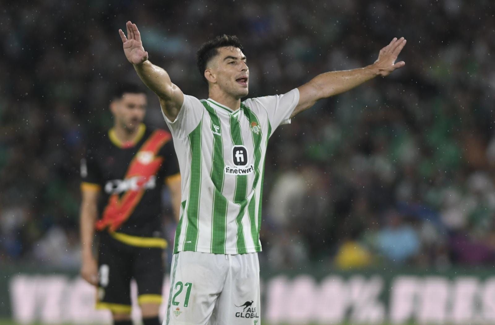 Marc Roca, ante el Rayo (Foto. Kiko Hurtado)