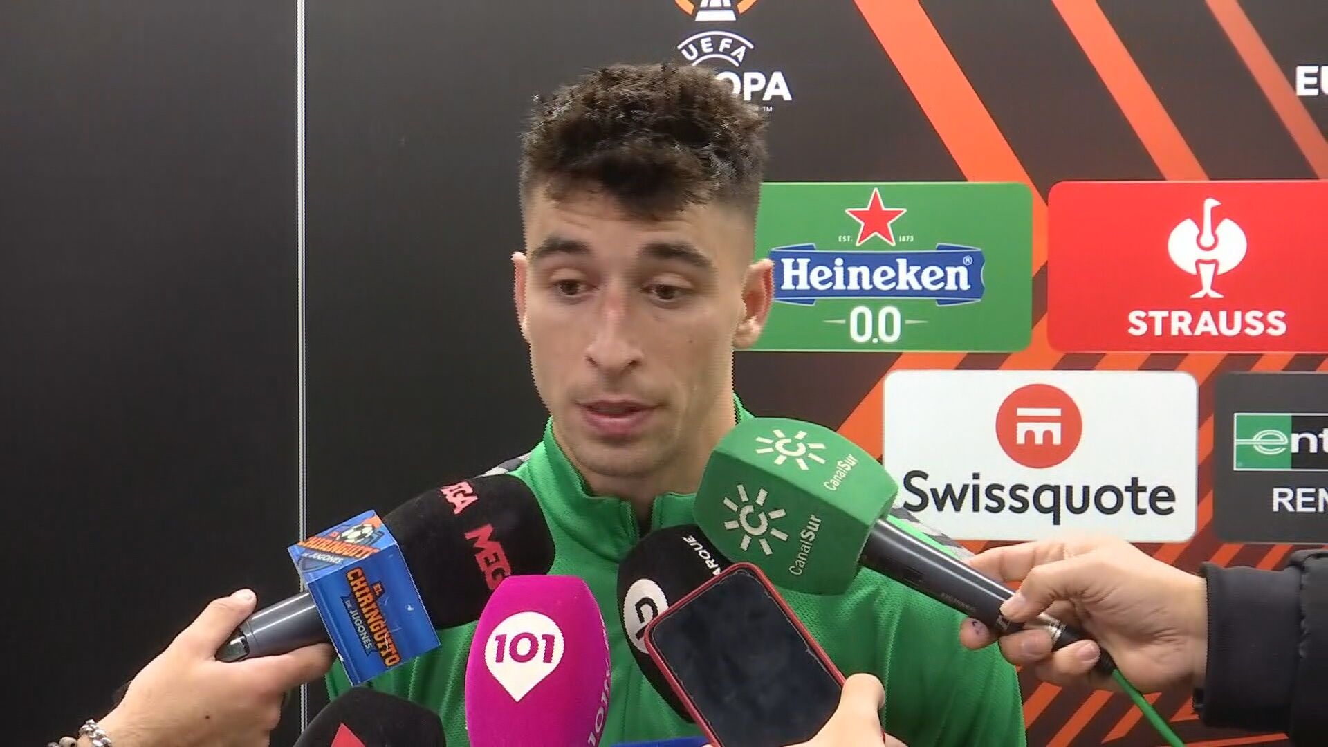 Marc Roca tras el partido ante el Rangers