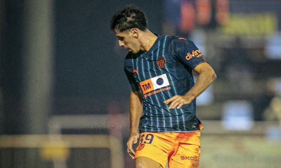  Marco Camus debuta con el Valencia CF.