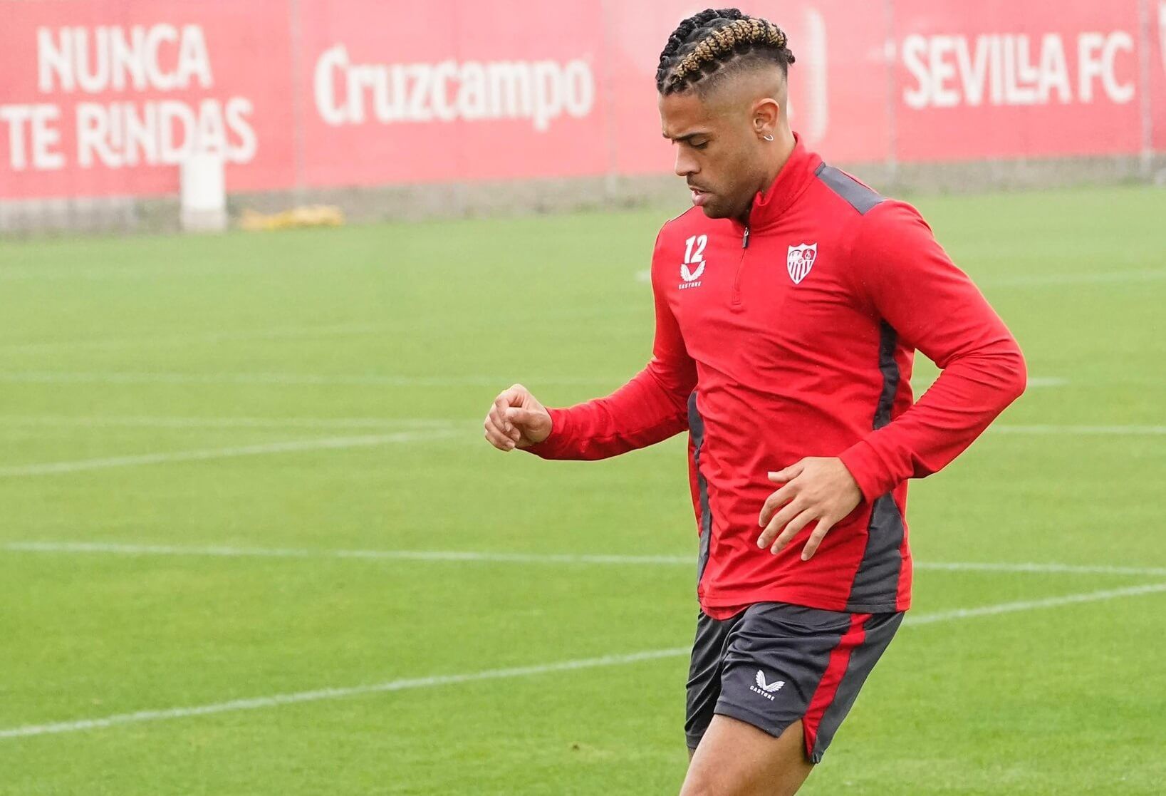  Mariano, entrenando con el Sevilla.