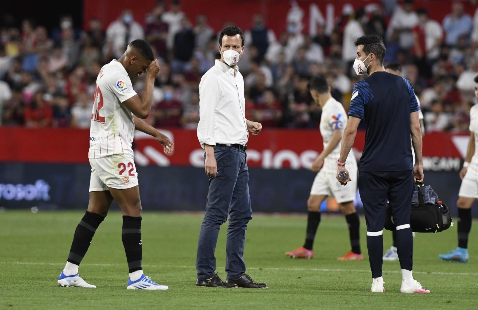  Martial se marchó lesionado en el Sevilla-Real Madrid.