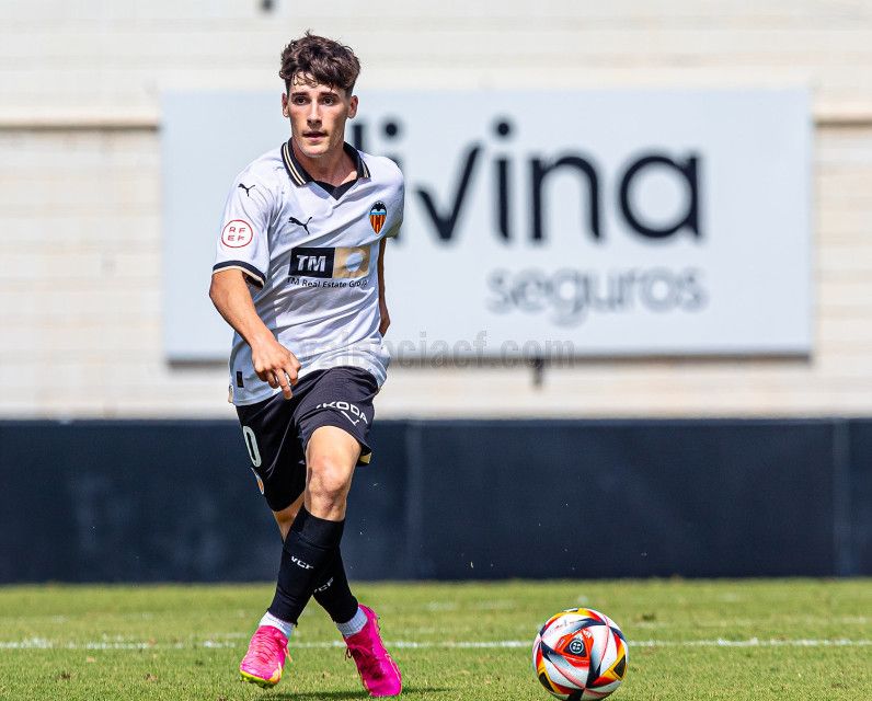  Martín Tejón, en un partido con el VCF Mestalla.