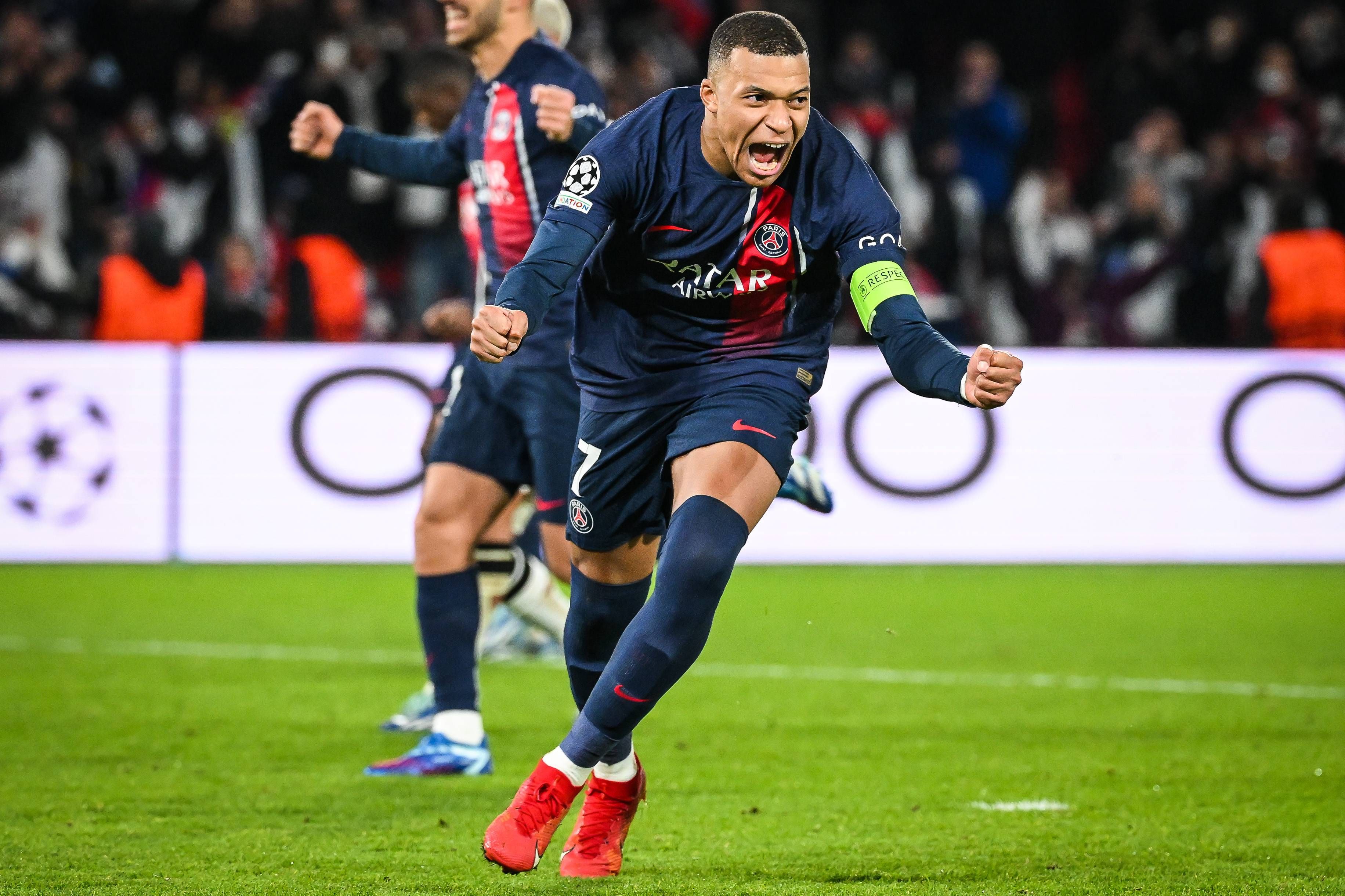  Mbappé celebrando el empate ante el Newcastle en el tiempo de descuento.