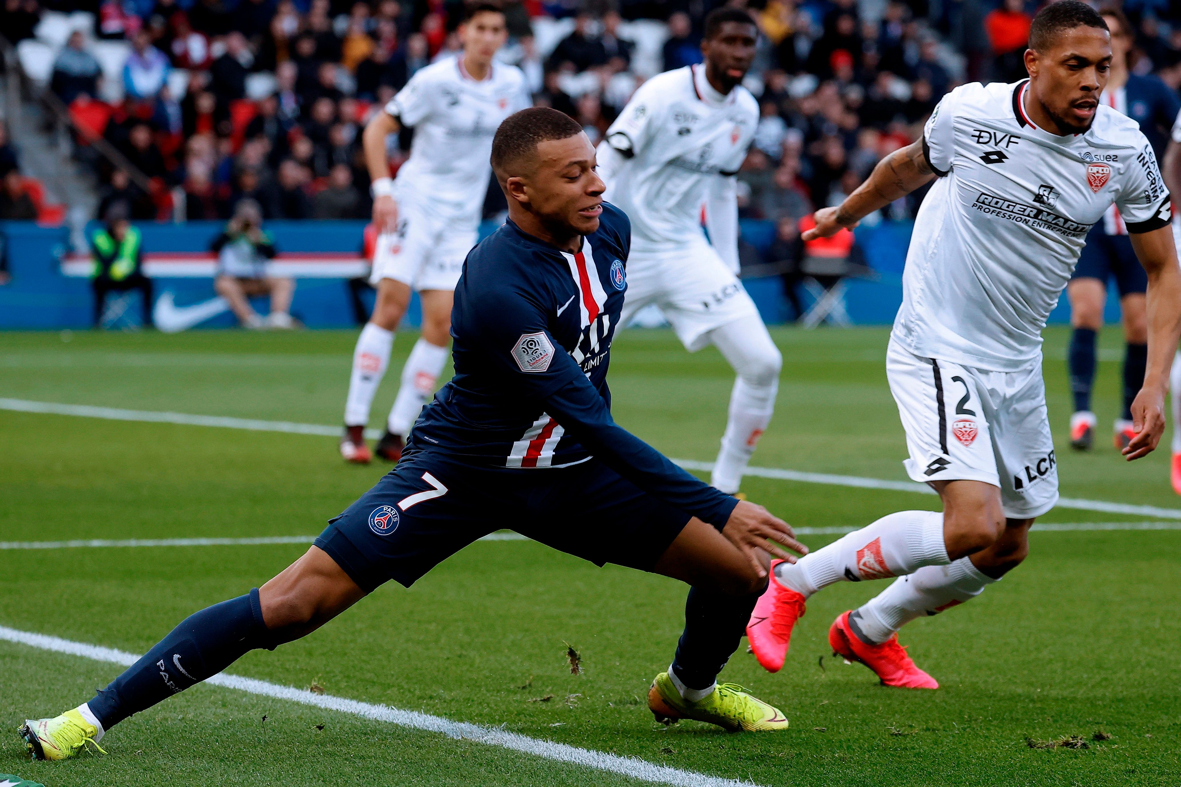  Mbappé, durante un partido con el PSG (Foto; EFE).