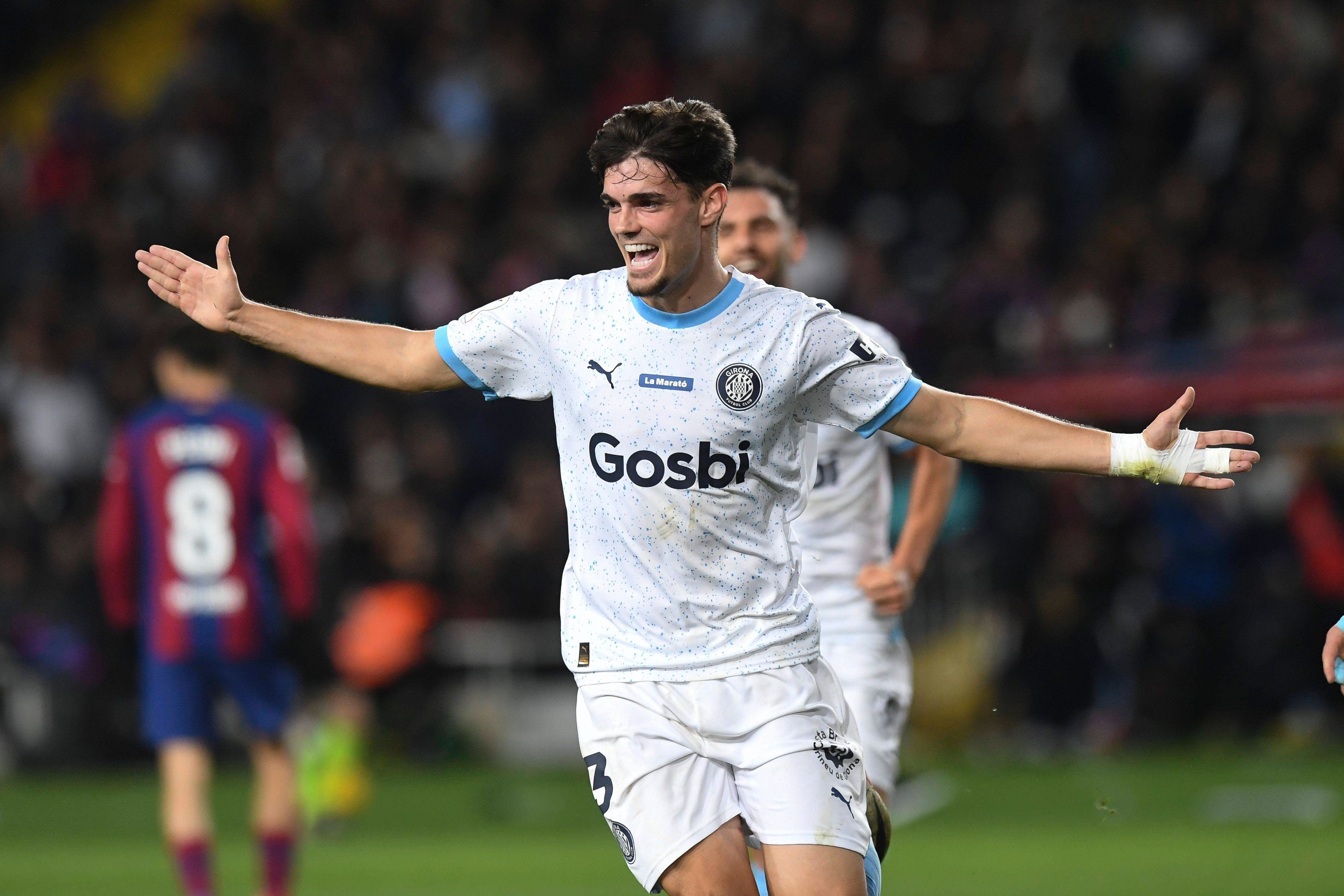 Miguel Gutiérrez celebra un gol con el Girona.