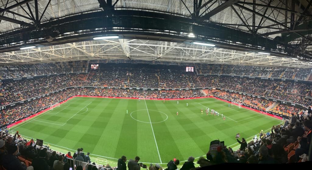Minuto 19 de 11F en Mestalla.