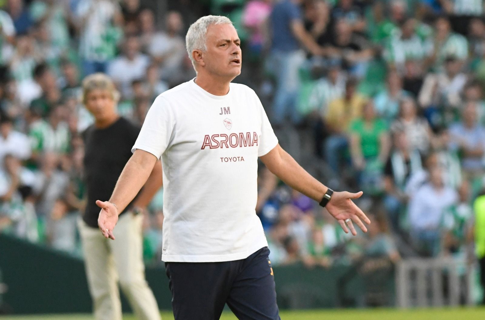 Mourinho, en el Benito Villamarín (Foto: Kiko Hurtado)