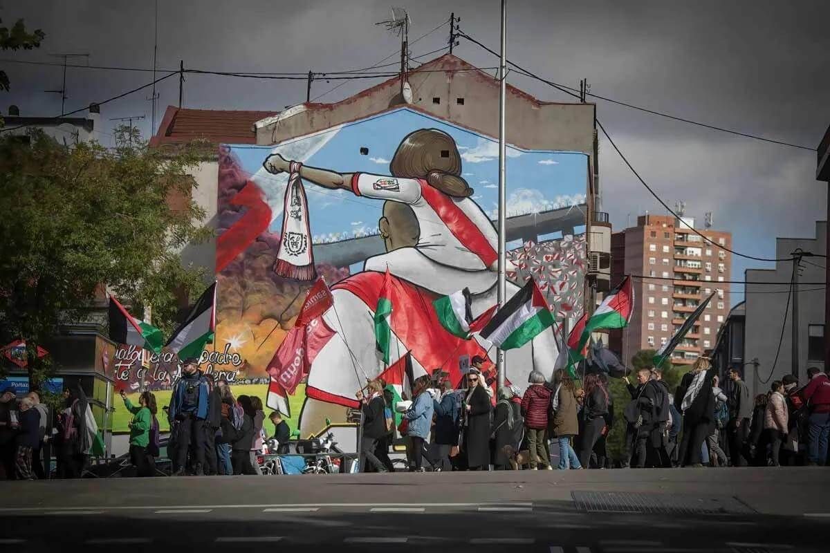  Mural en las inmediaciones del Estadio de Vallecas