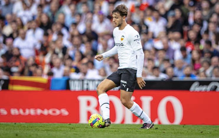 Nico, ante el Villarreal CF.