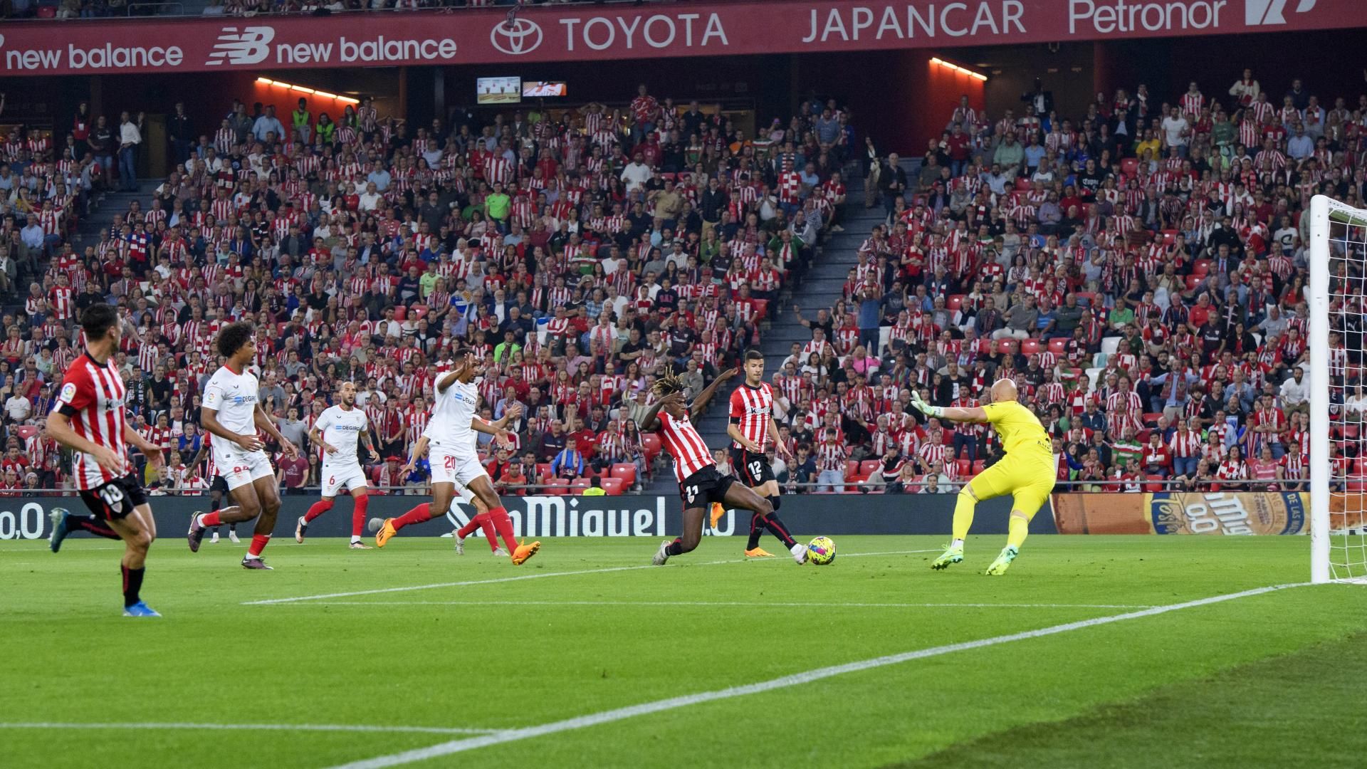  Imagen del gol anulado a Nico Williams ante el Sevilla FC en San Mamés.