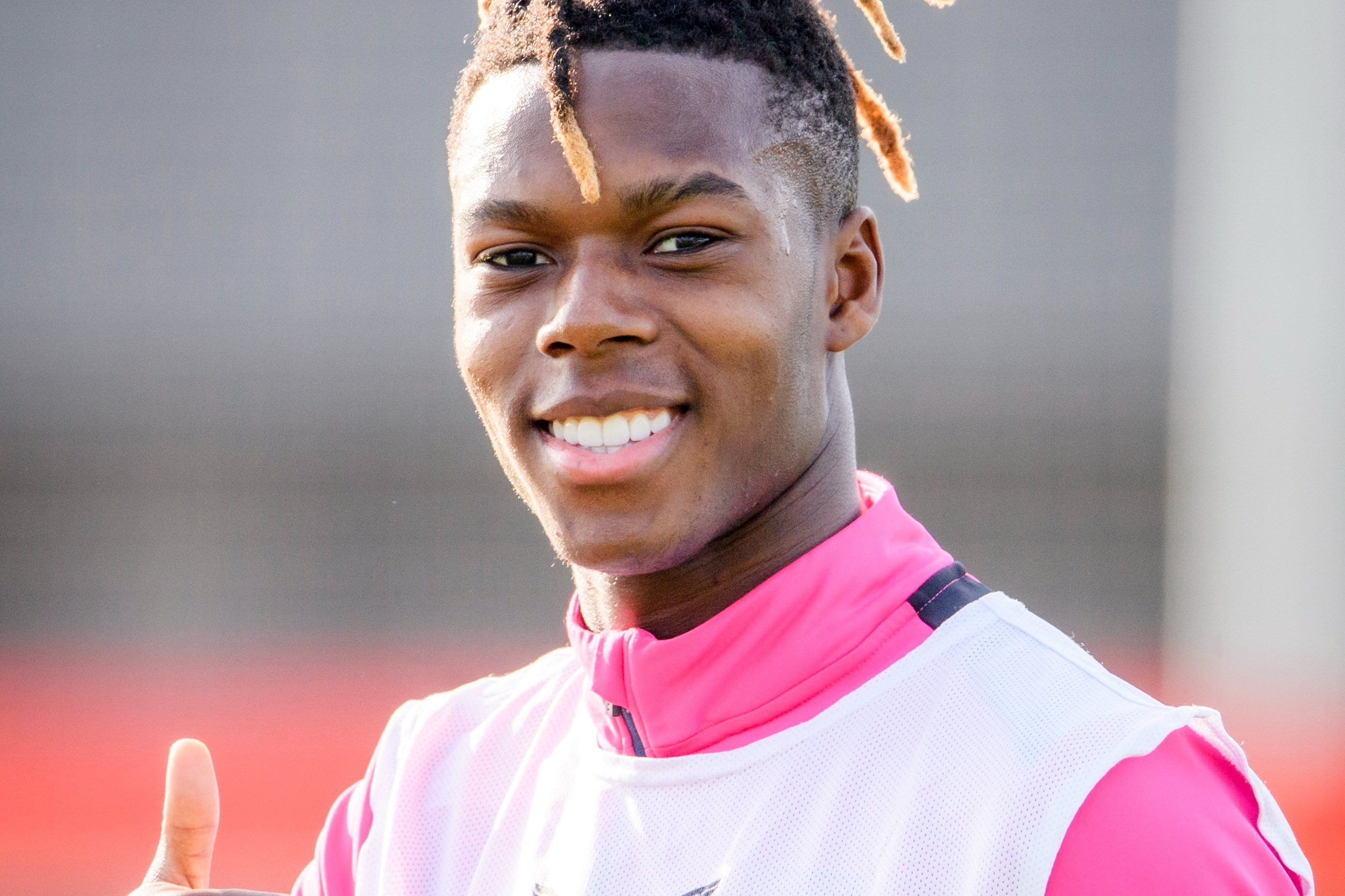  Pulgar arriba de Nico Williams en Lezama.