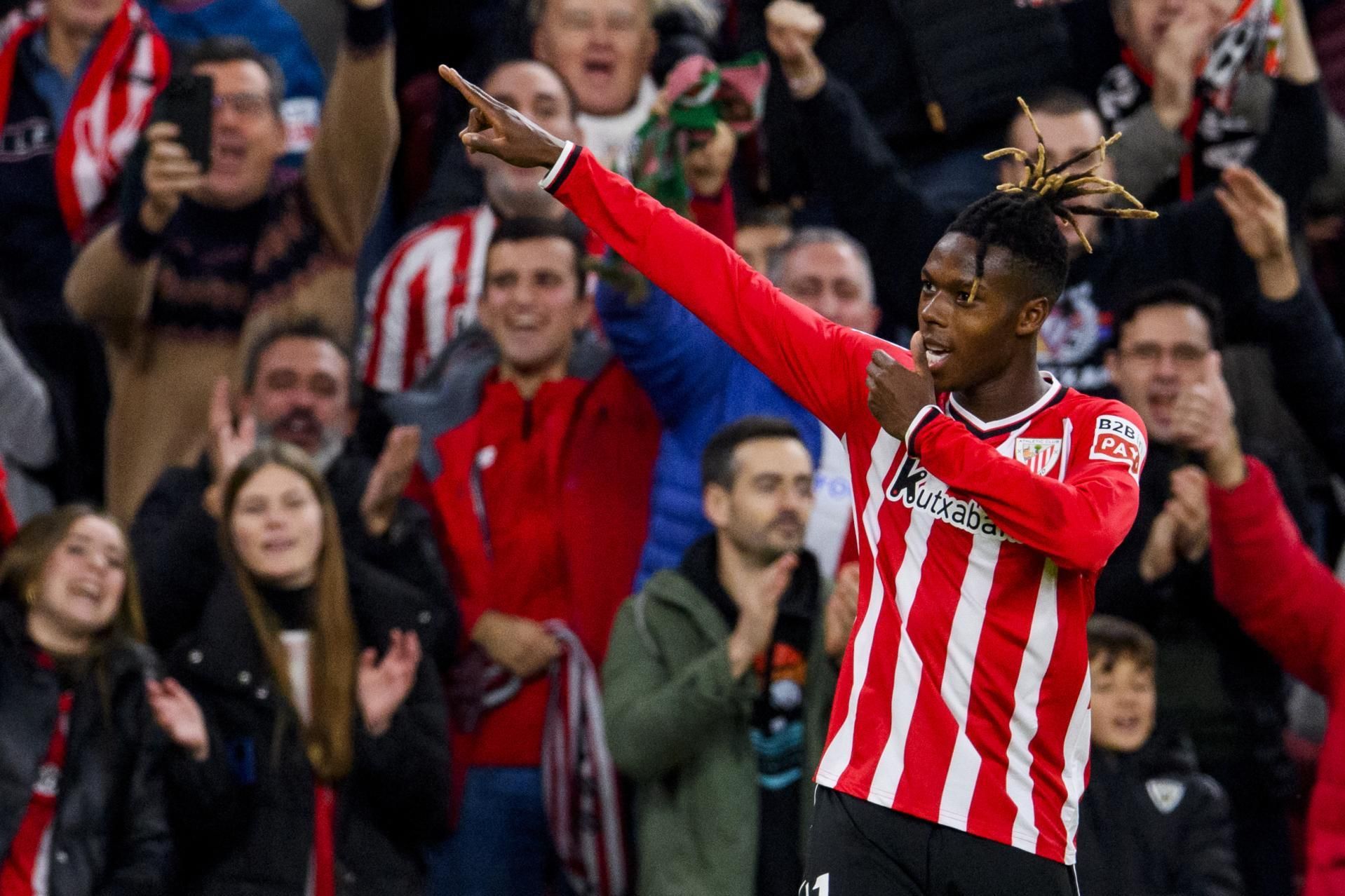 Nico Williams festeja su golazo ante el Atlético de Madrid en San Mamés.