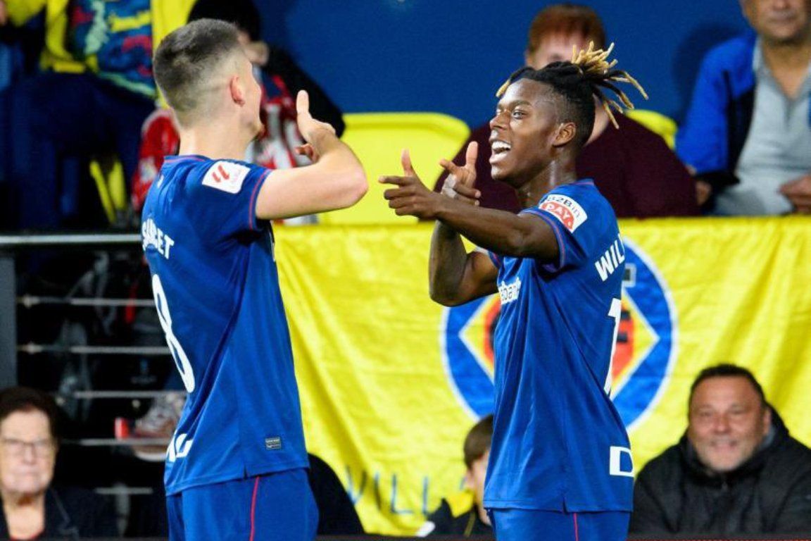  Oihan Sancet y Nico Williams festejan un gol ante el Villarreal CF en La Cerámica.