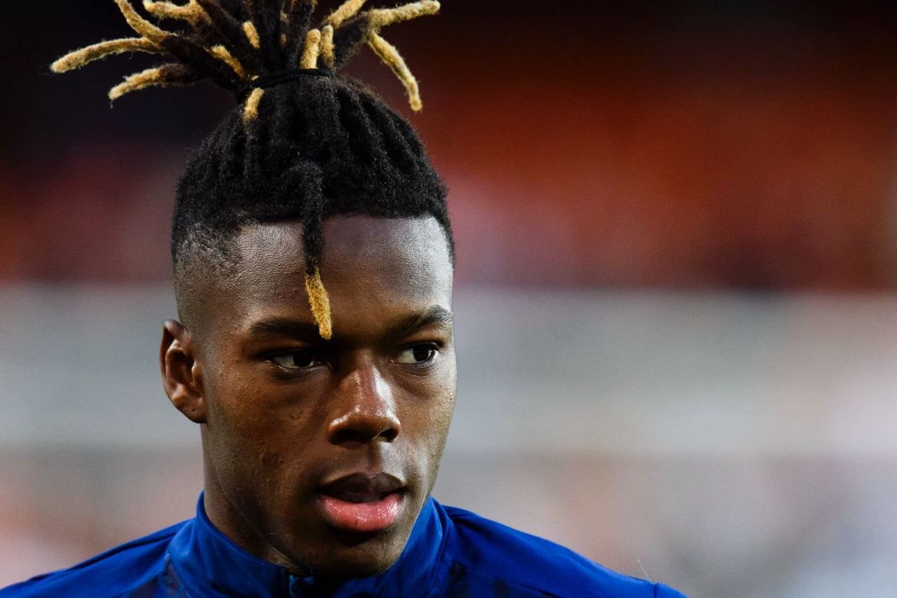  Nico Williams calienta este sábado en Mestalla para jugar ante el Valencia CF.