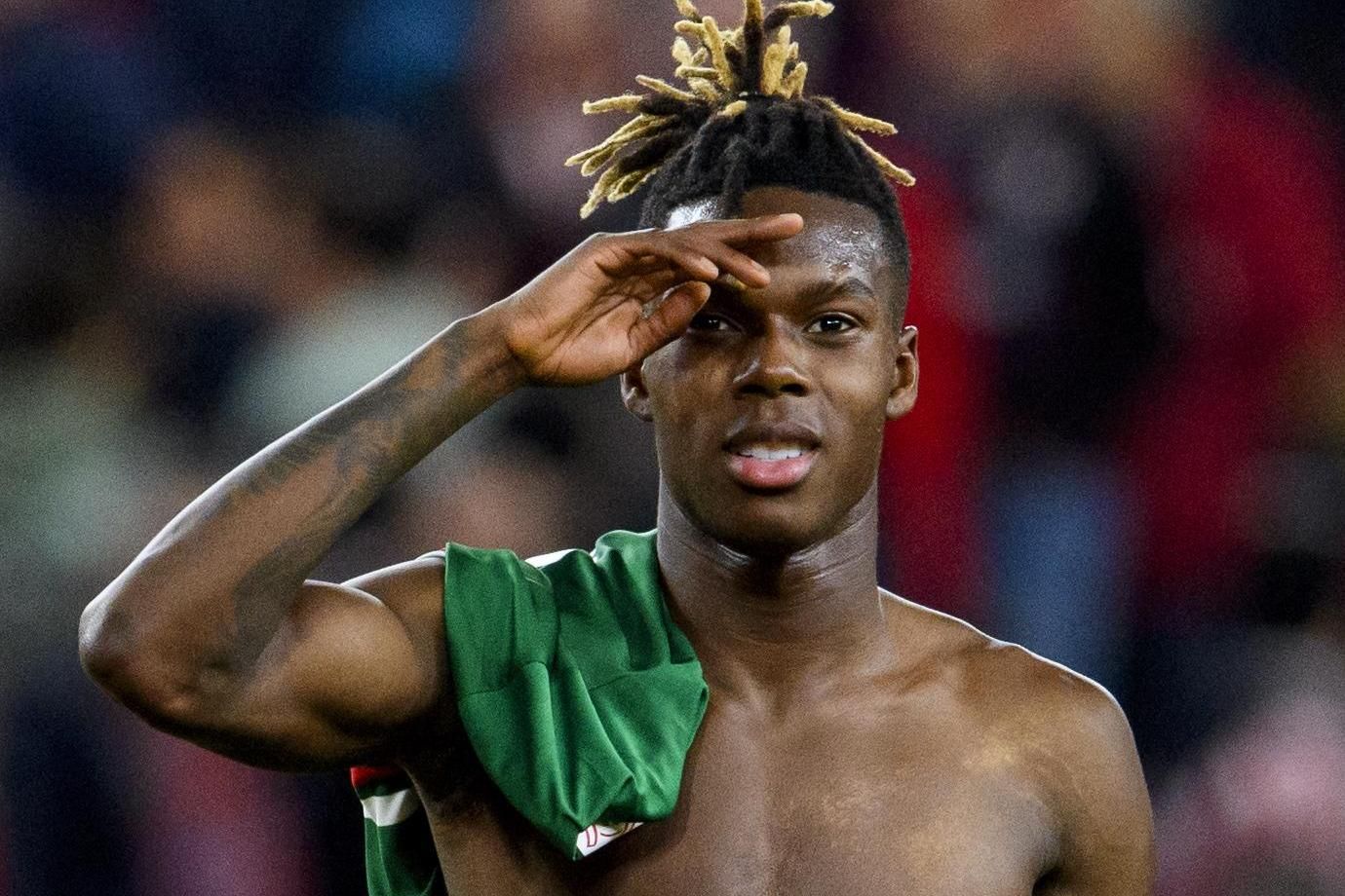  Nico Williams, tras vencer al Alavés, en Copa, en el cruce de San Mamés.