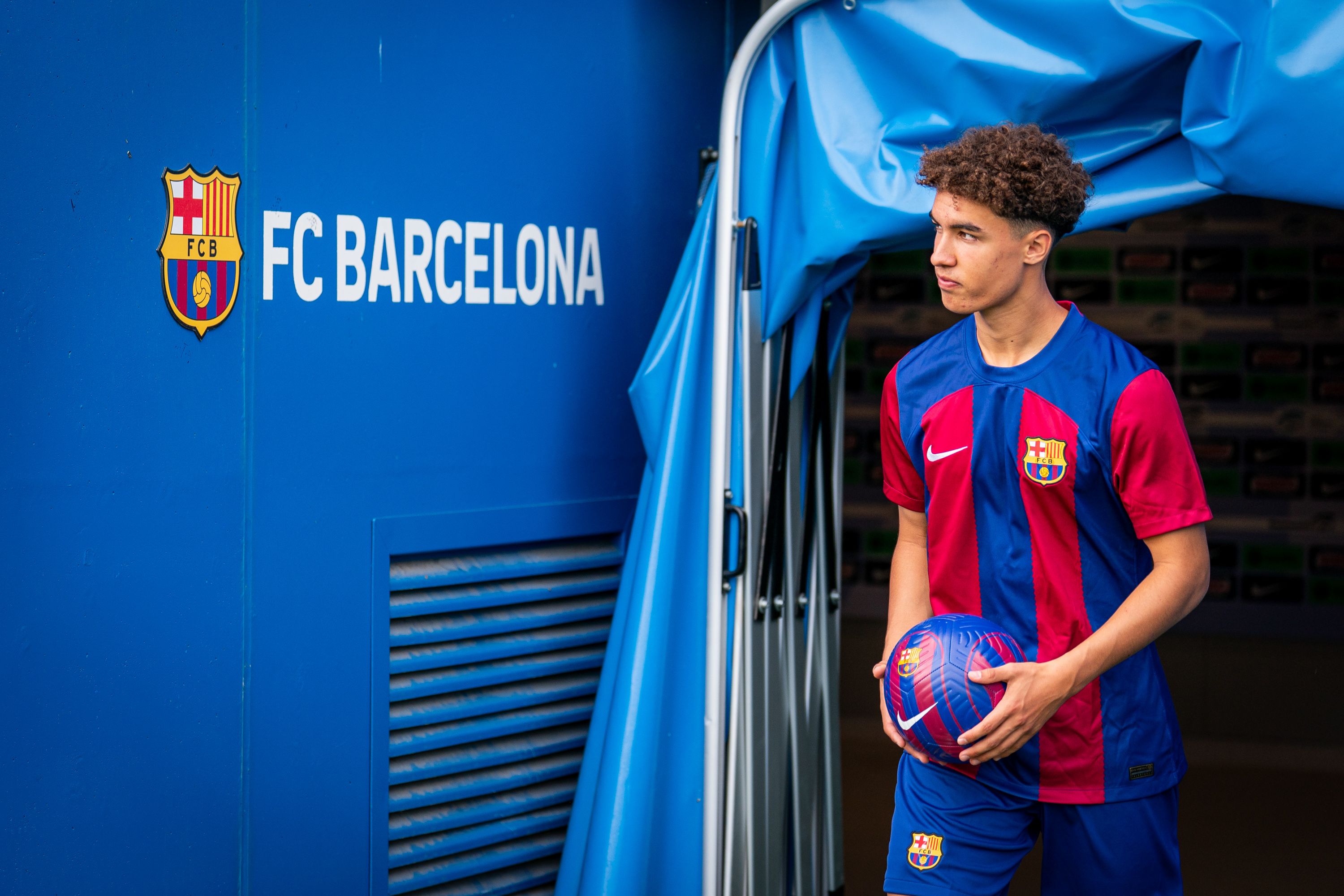  Noah Darvich, en su presentación con el Barça.