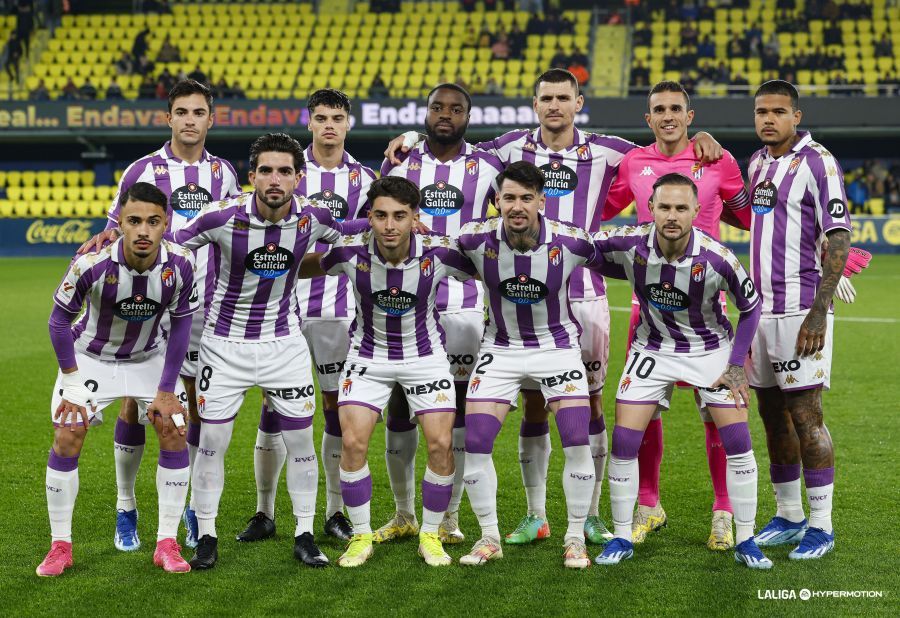 Once del Real Valladolid ante el Villarreal B (Foto: LALIGA Hypermotion).
