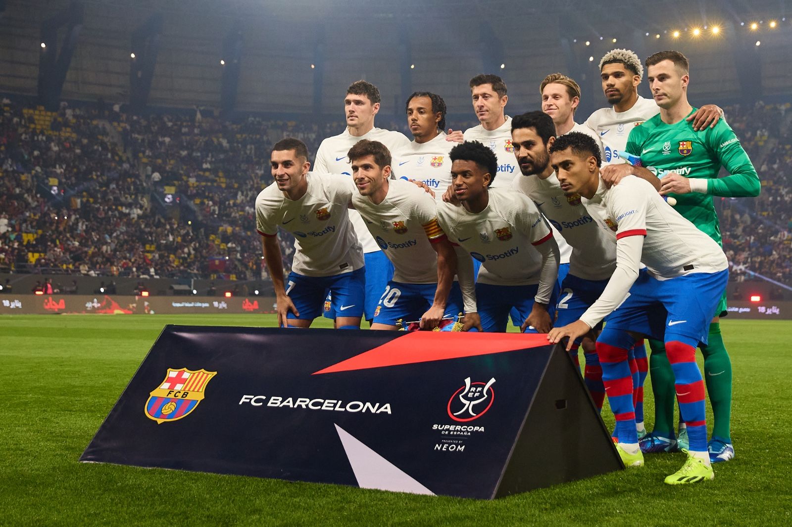 El once de Xavi en el Osasuna-Barcelona (Foto: CAO).