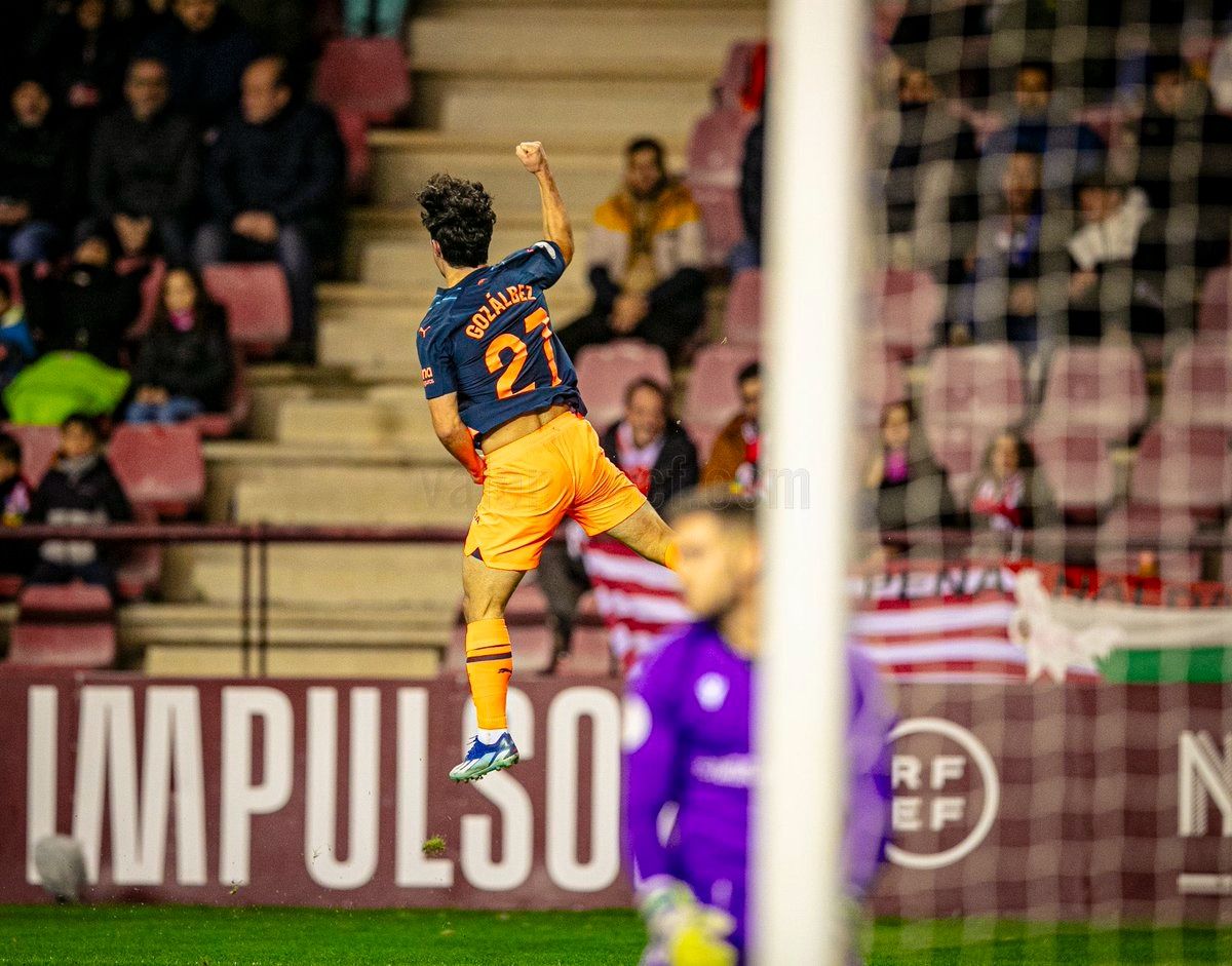  Pablo Gozález celebra su gol.