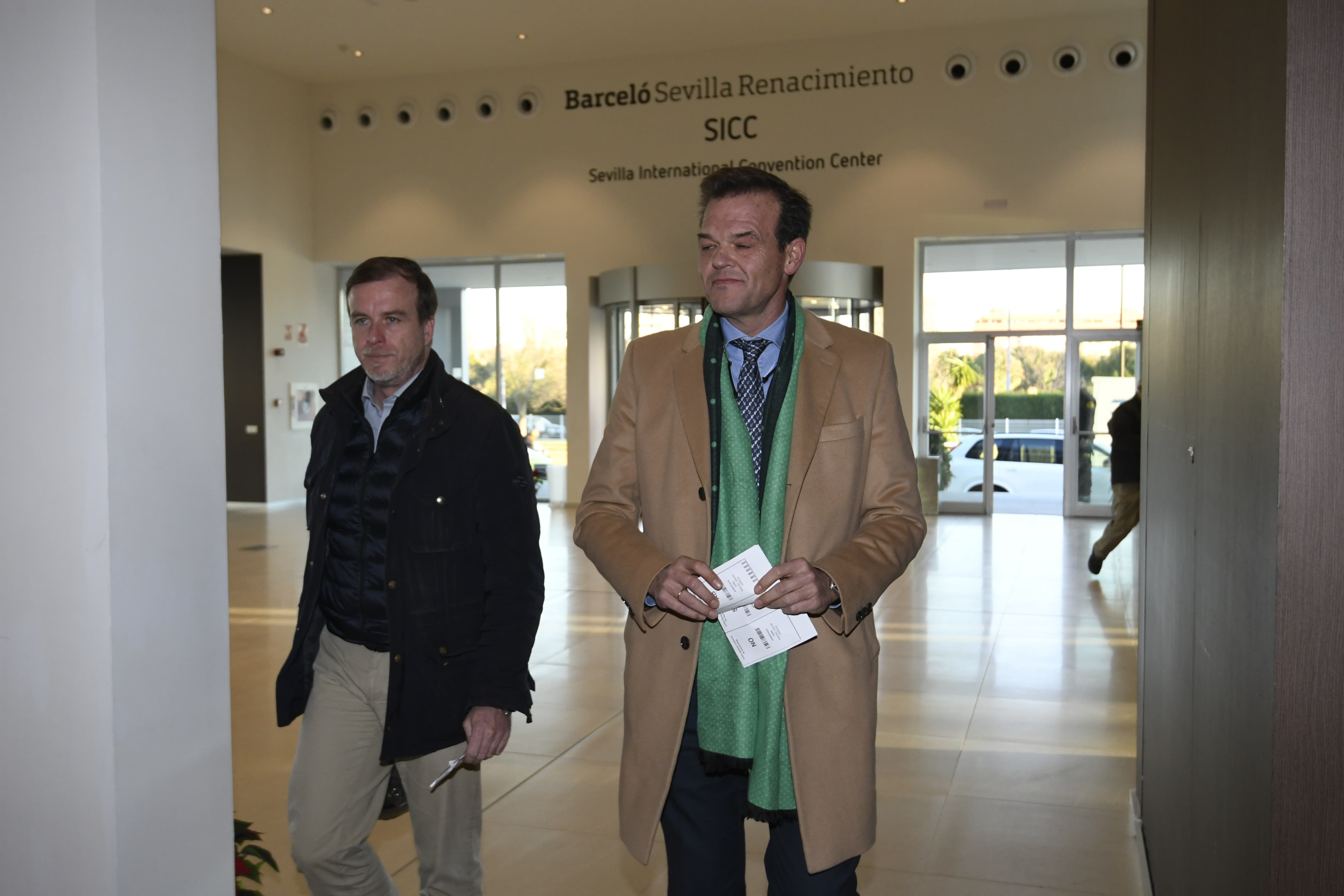 Pablo Martín y Rafael Salas, en la Junta (Foto: Kiko Hurtado)
