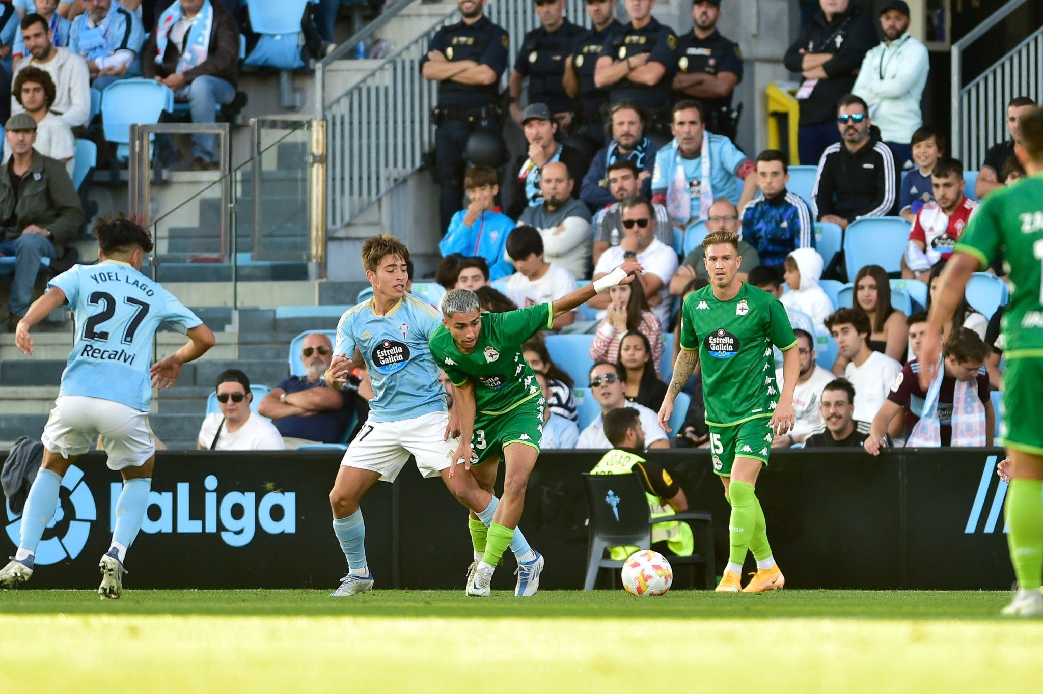 Yeremay Hernández, jugador del Deportivo, ante el Celta B