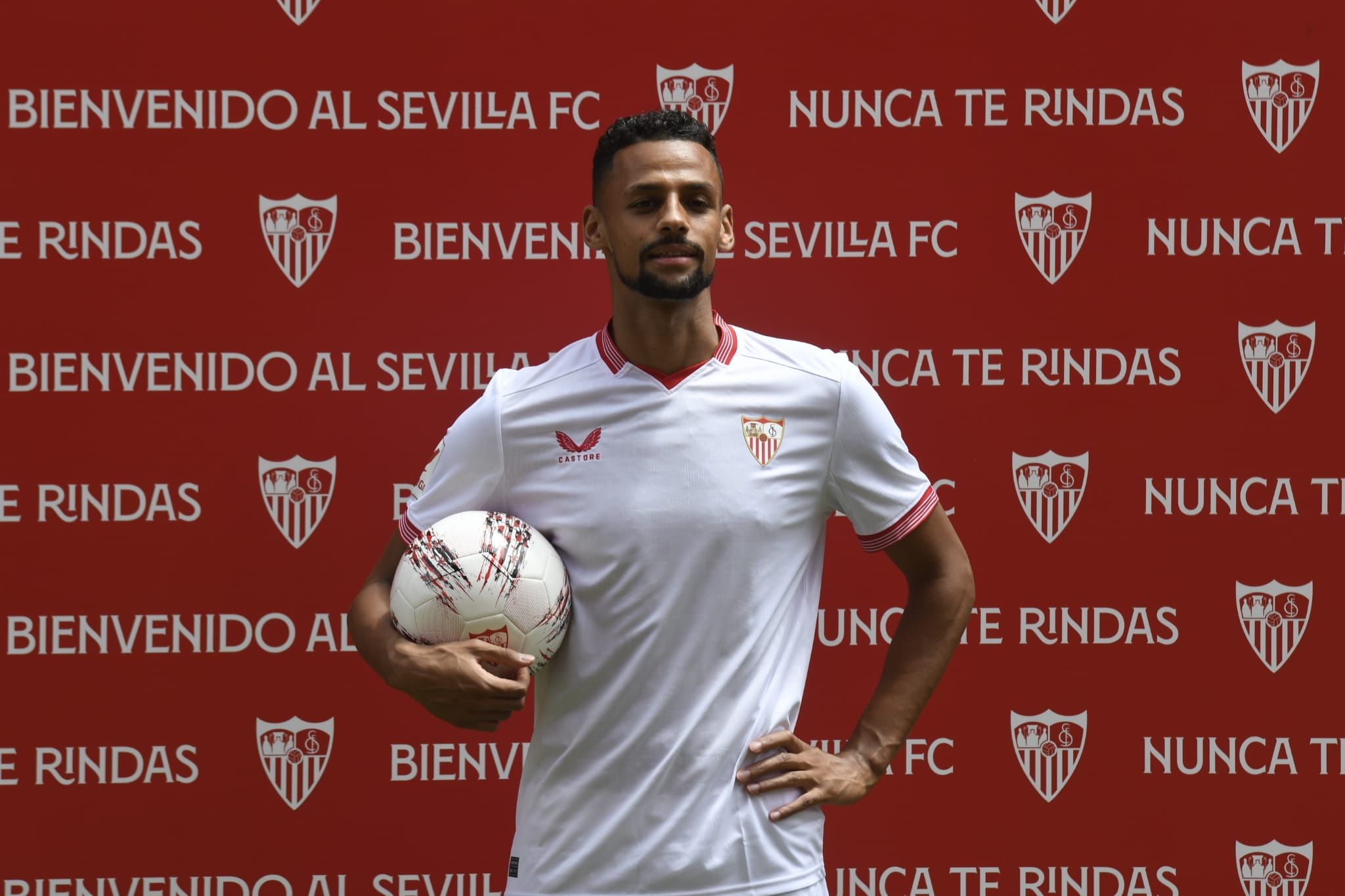 Djibril Sow, en su presentación con el Sevilla FC.