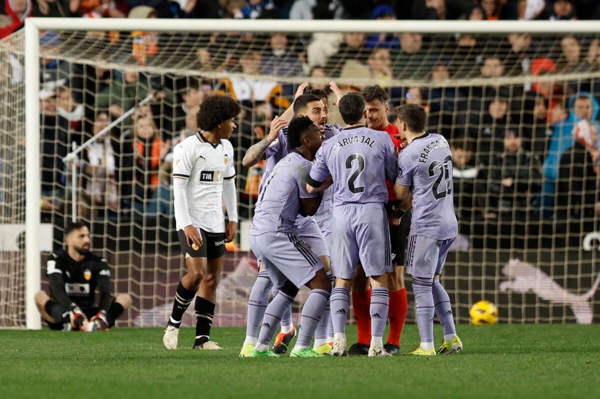 Protestas a Gil Manzano tras el Valencia-Real Madrid.