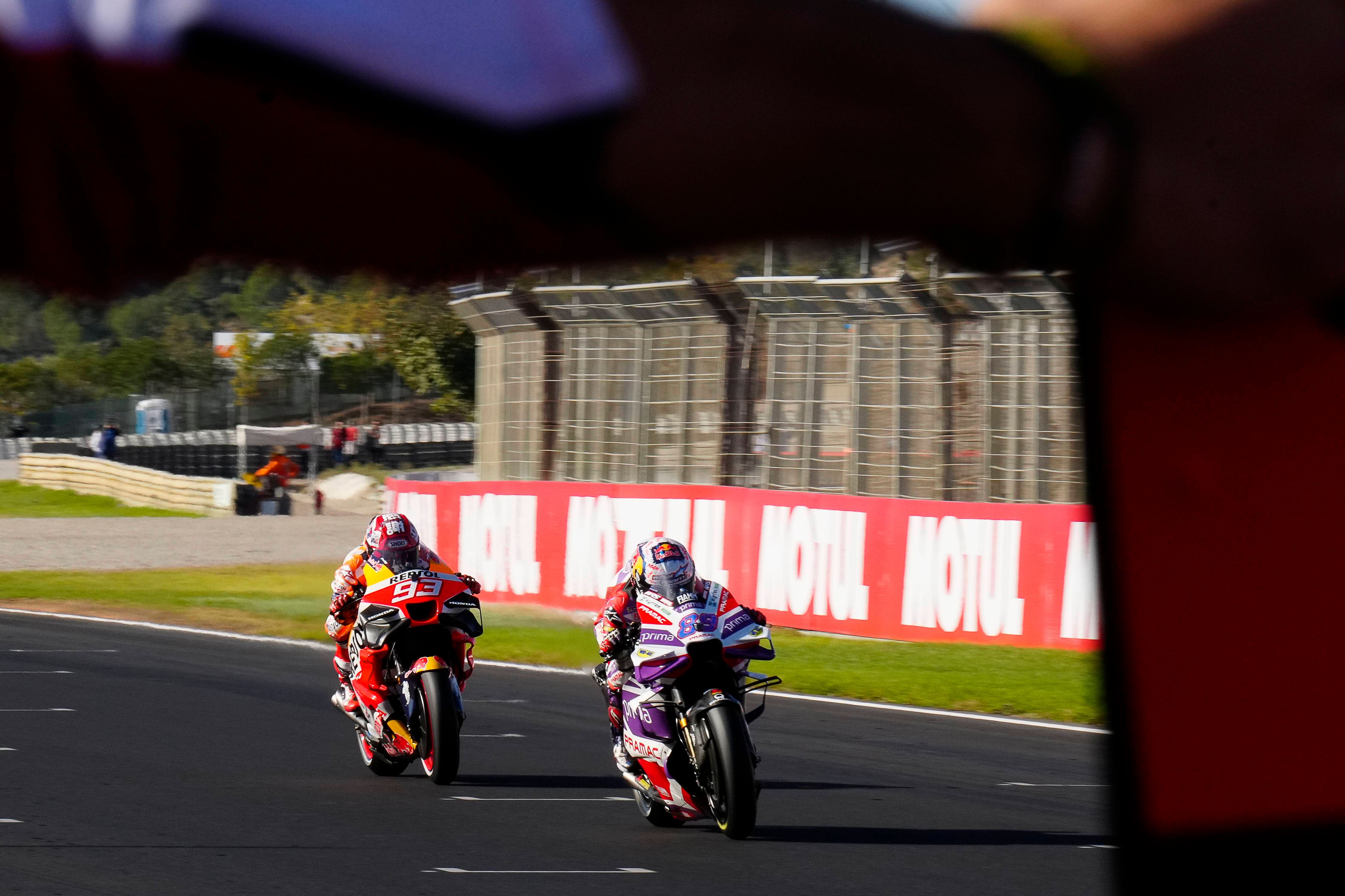 Jorge Martín y Marc Márquez, en el GP de Valencia.