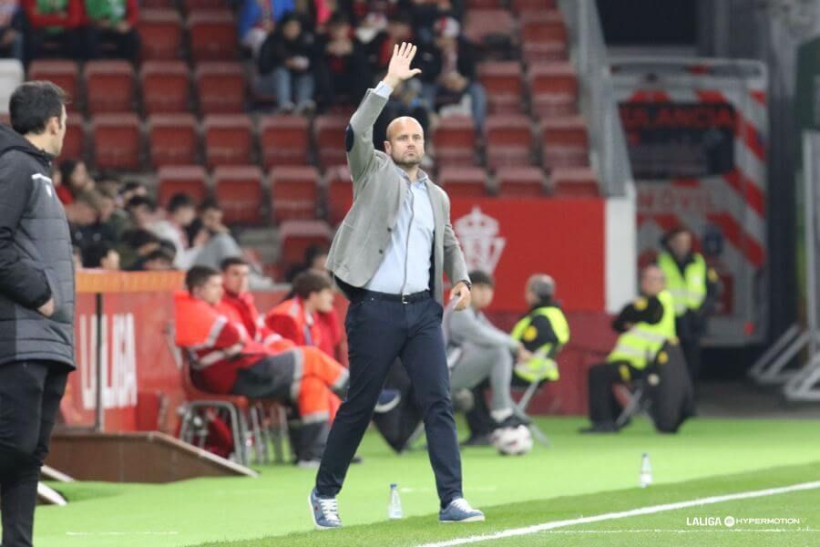 Ramírez, durante el Sporting - Alcorcón (Foto: LaLiga).