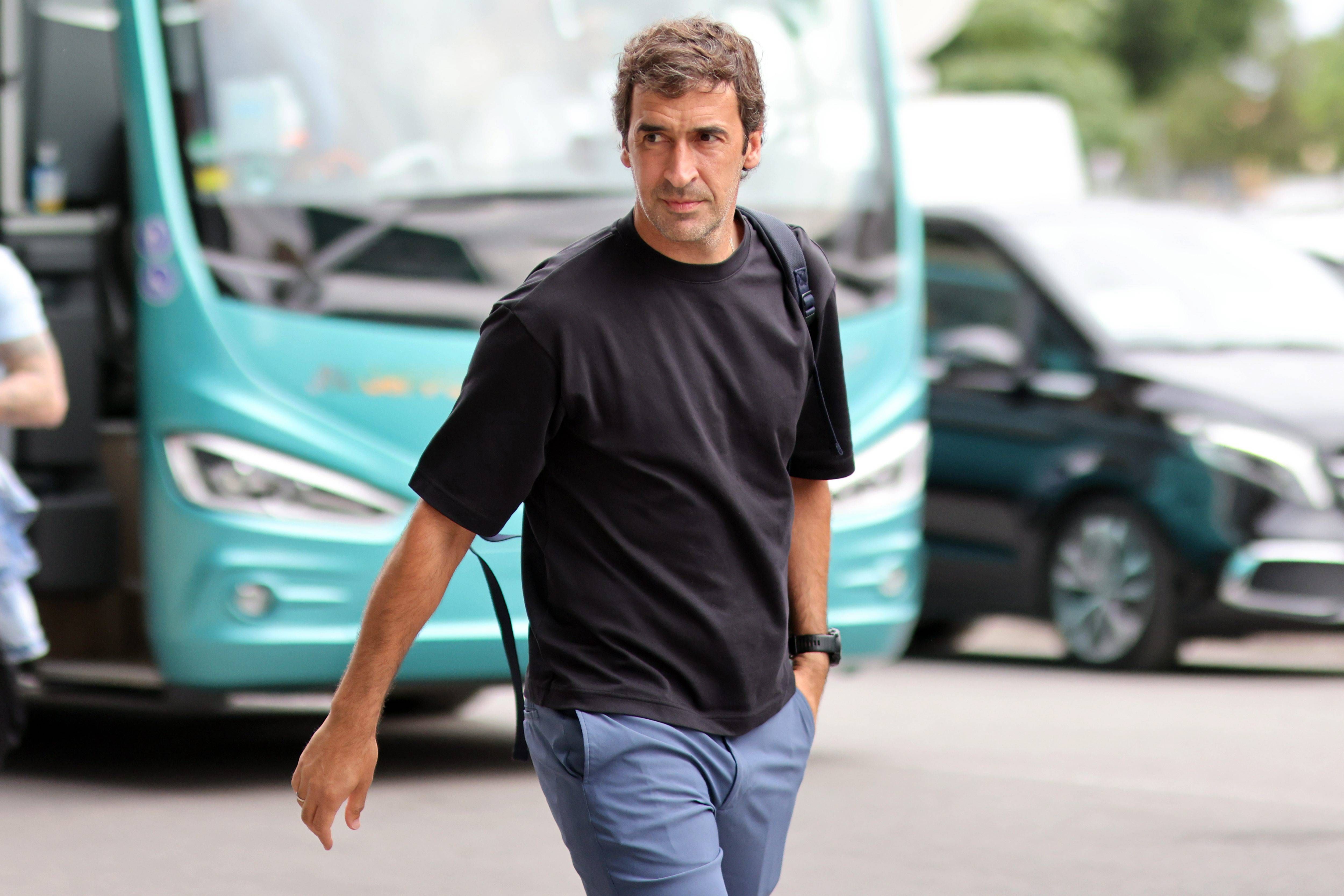 Raúl, entrenador del Real Madrid Castilla, en el partido de despedida a Joaquín en Sevilla (FOTO: Cordón Press).